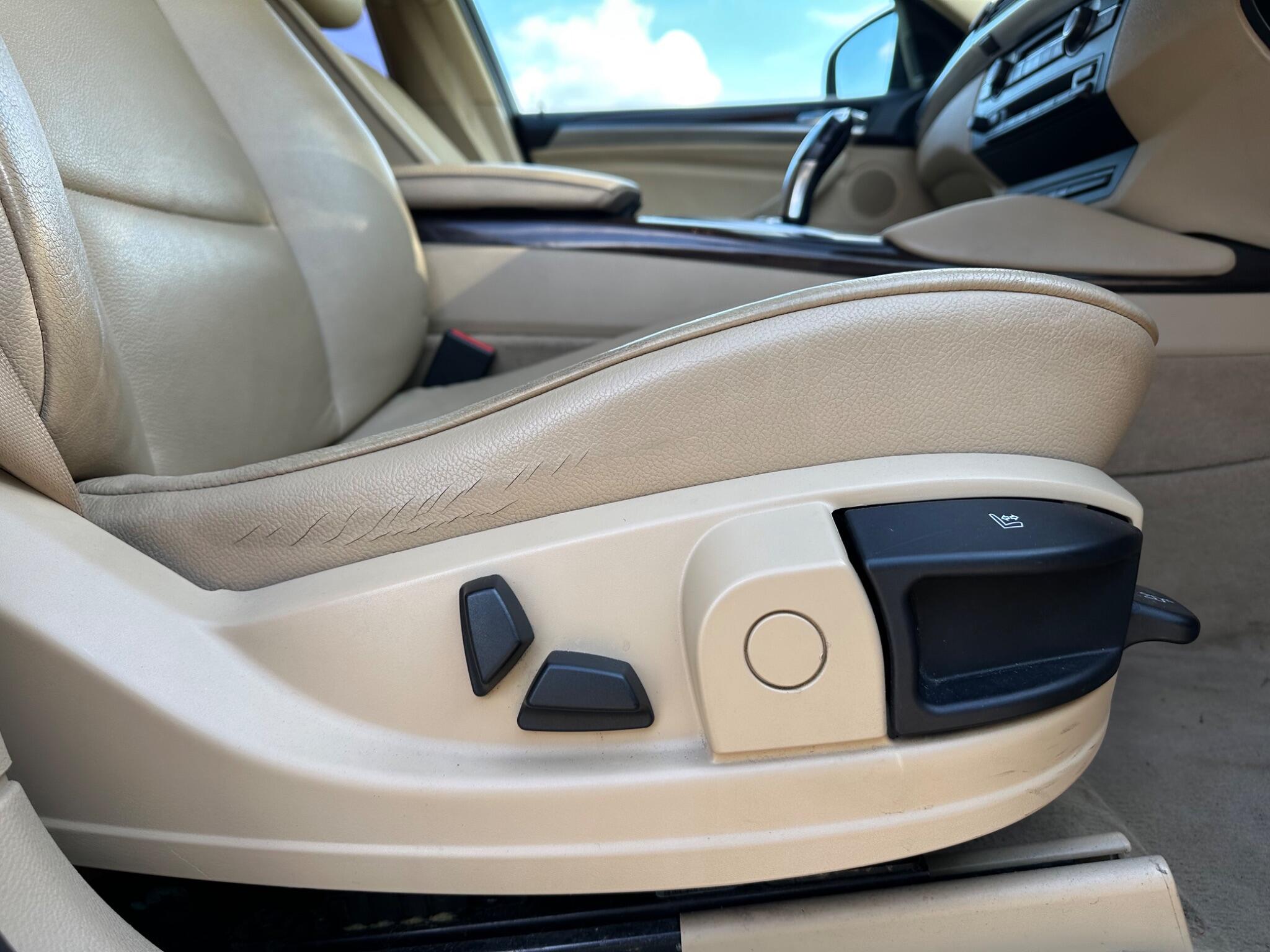 BMW X6 view 18