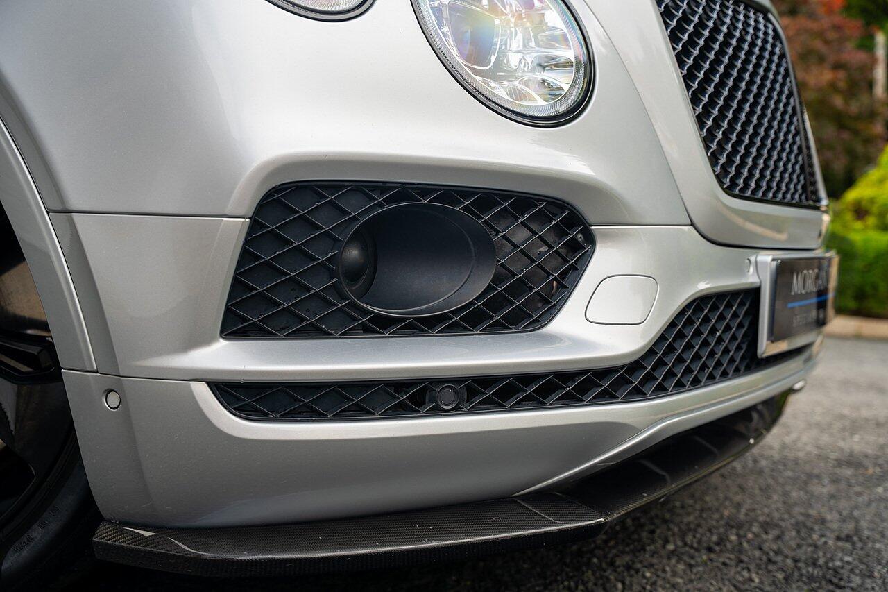 Bentley Bentayga view 29