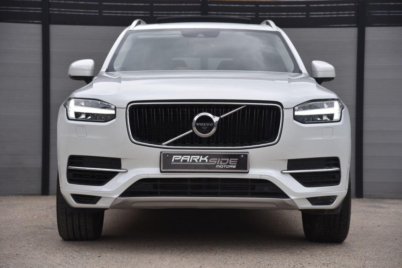 Volvo XC90 view 4