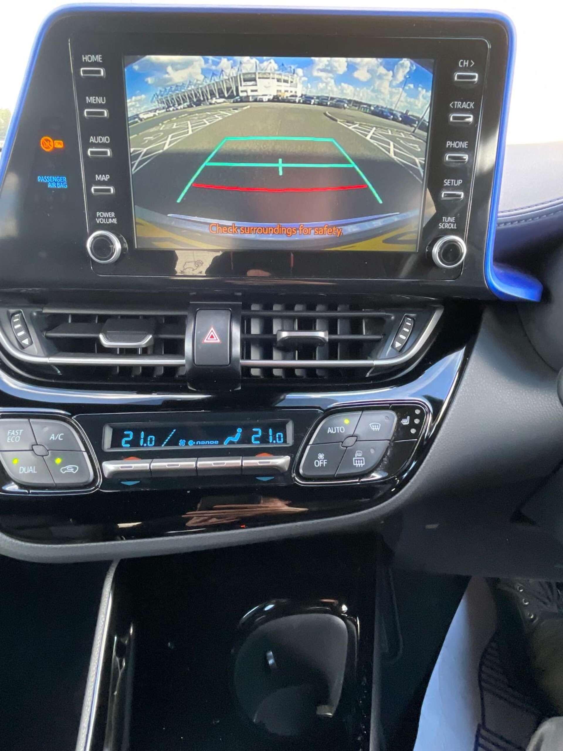 Toyota C-HR view 2