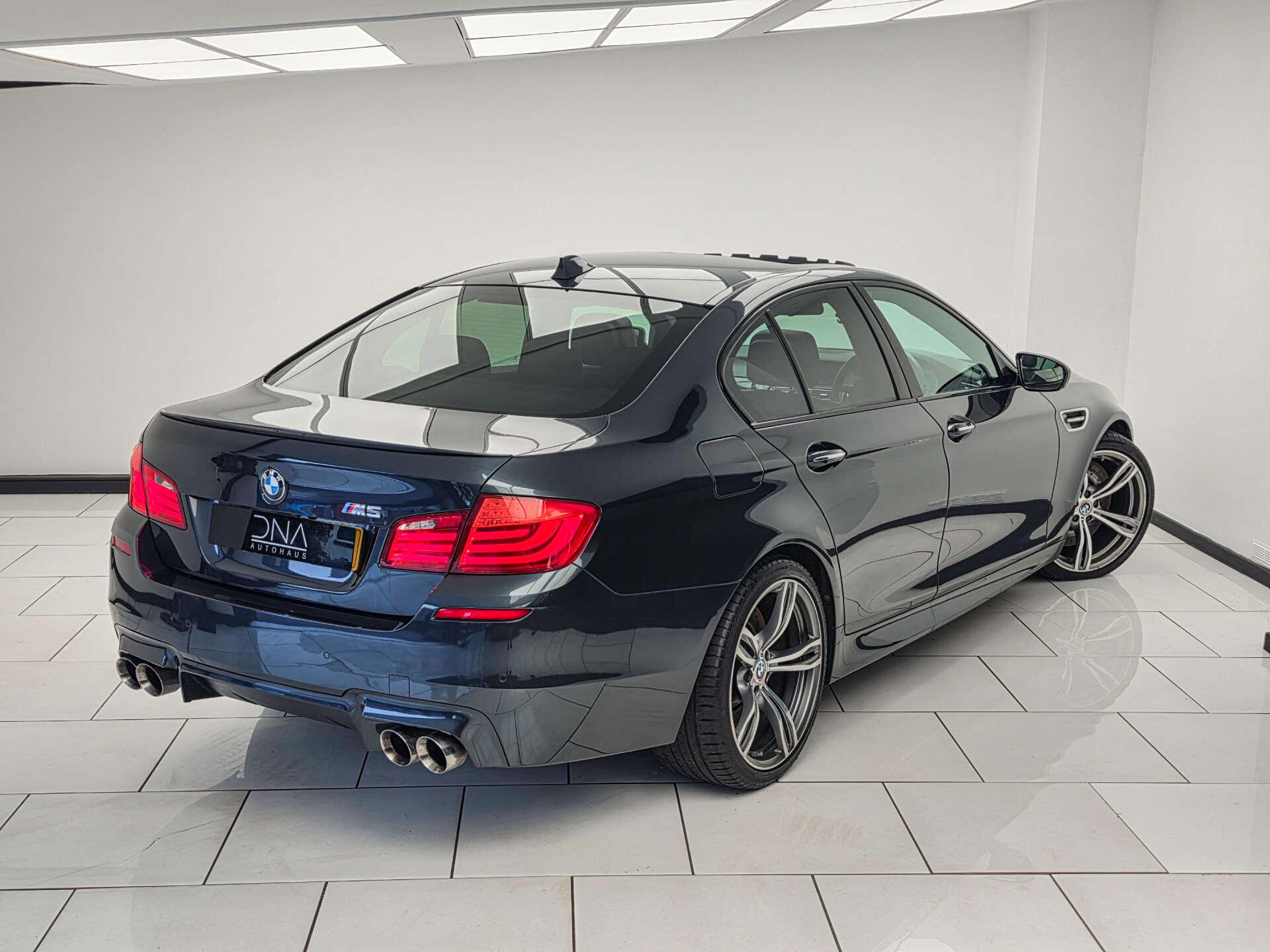 BMW M5 view 13