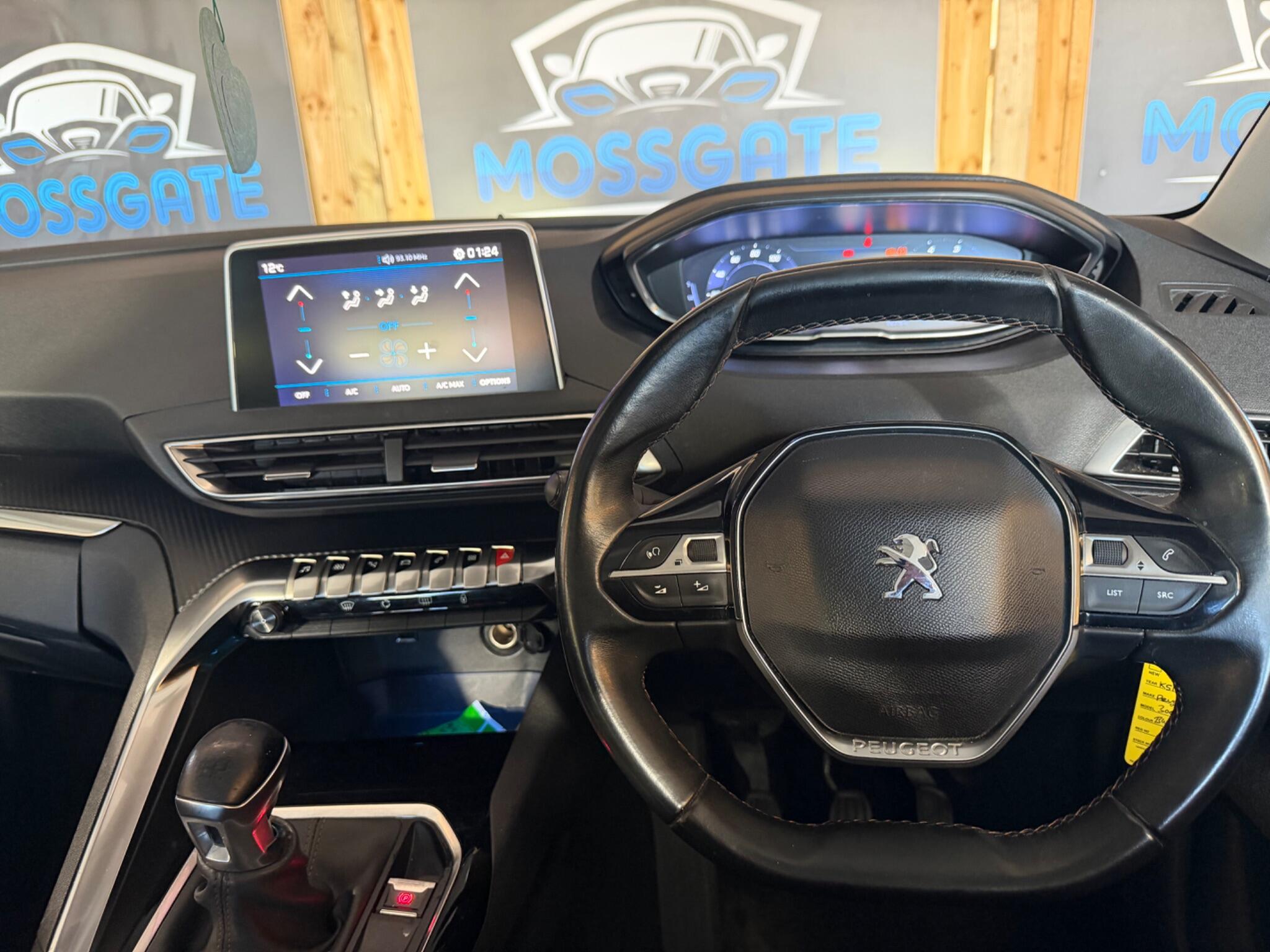 Peugeot 3008 view 12