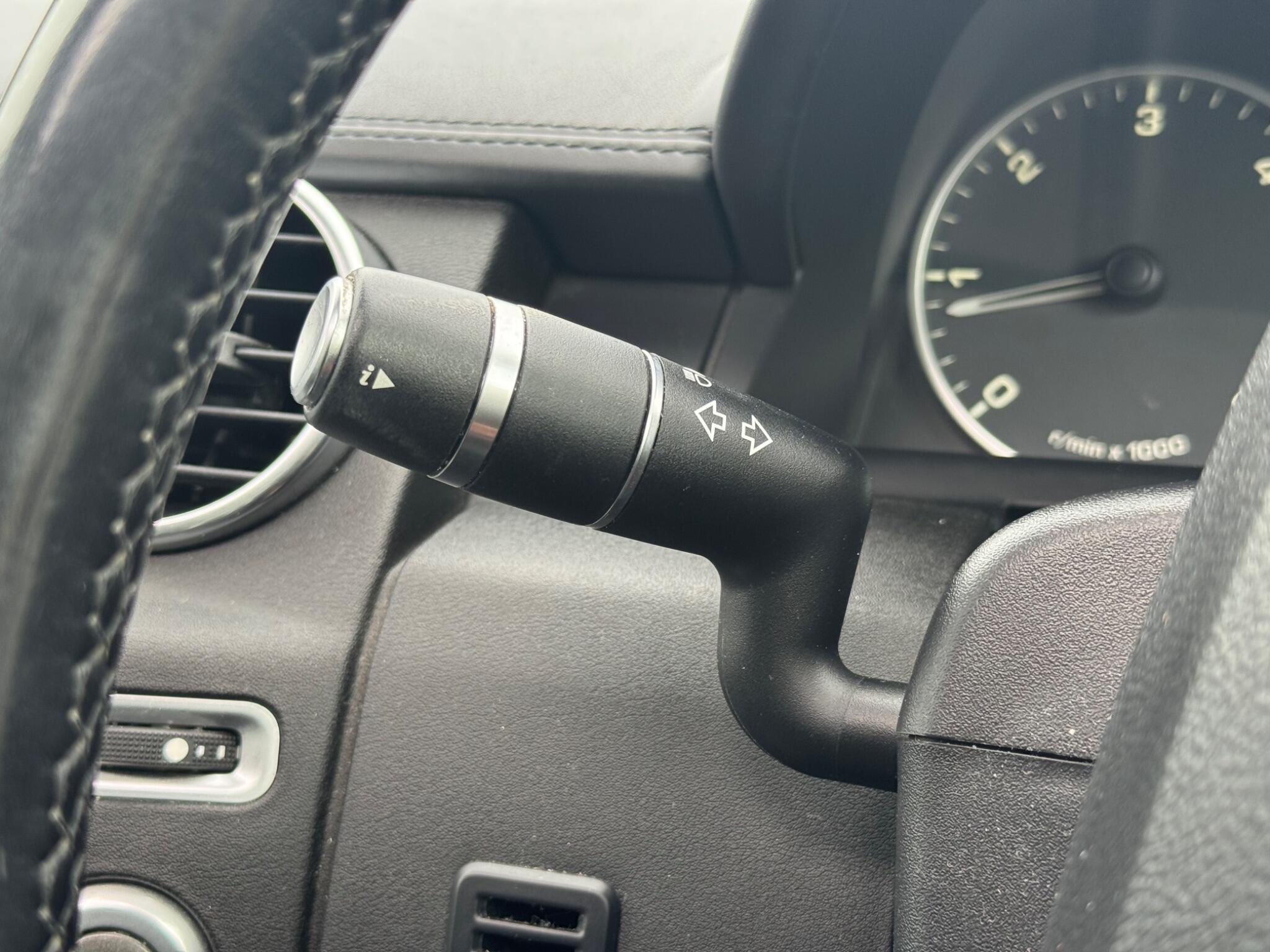 Land Rover Discovery view 35