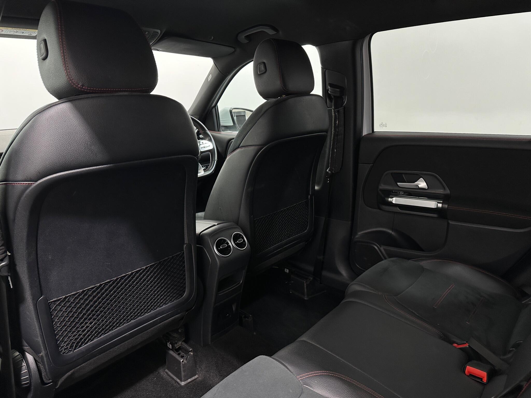 Mercedes-Benz GLB view 39