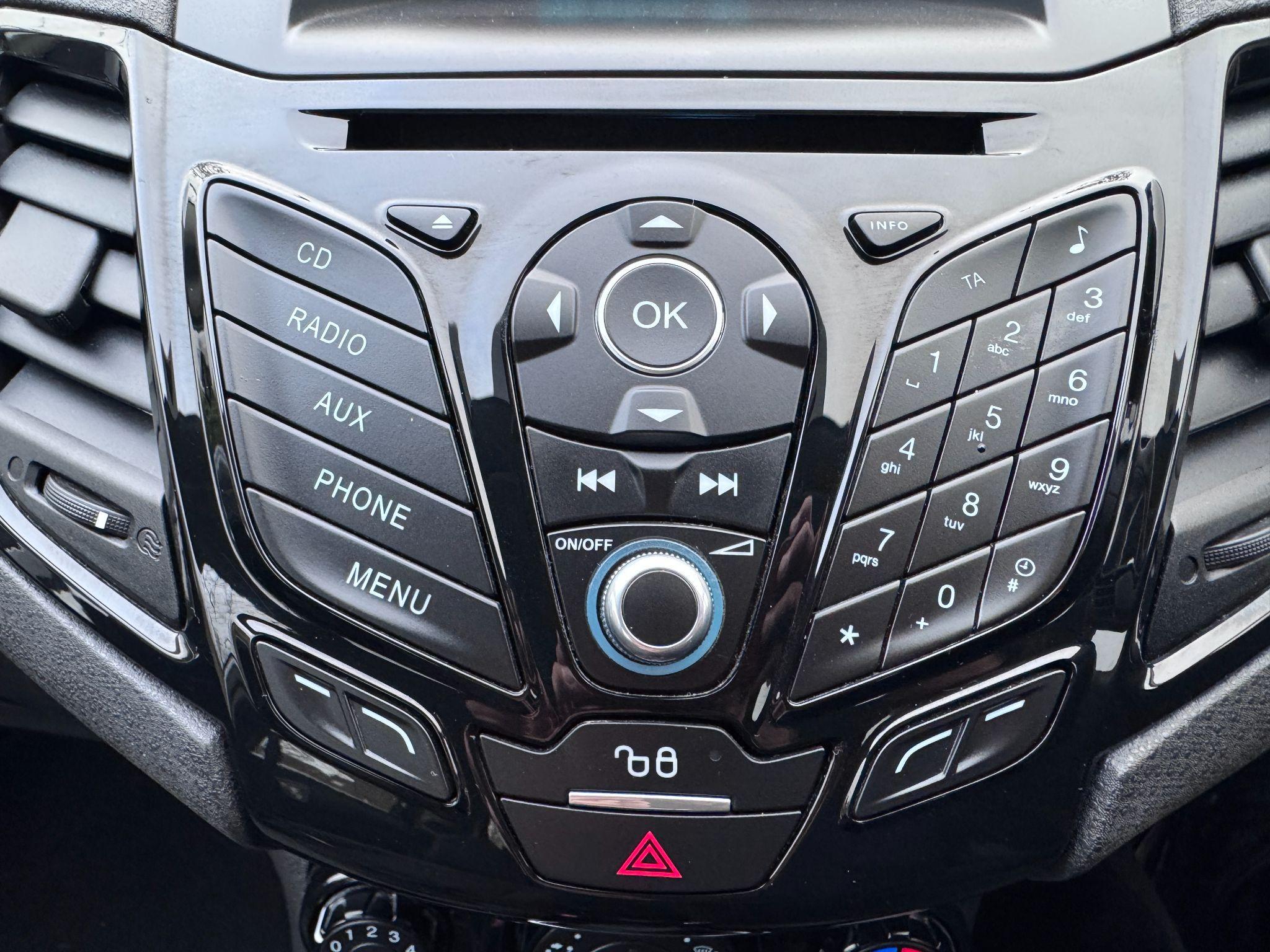 2016 Ford Fiesta image 32