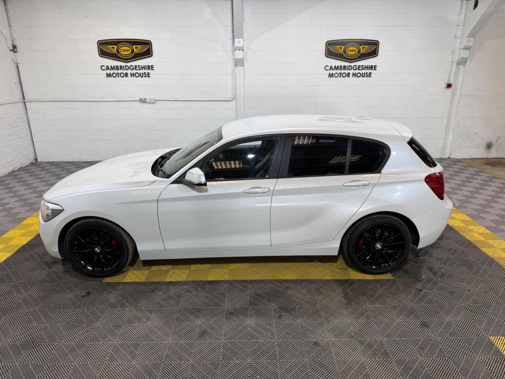 BMW 1 Series view 9