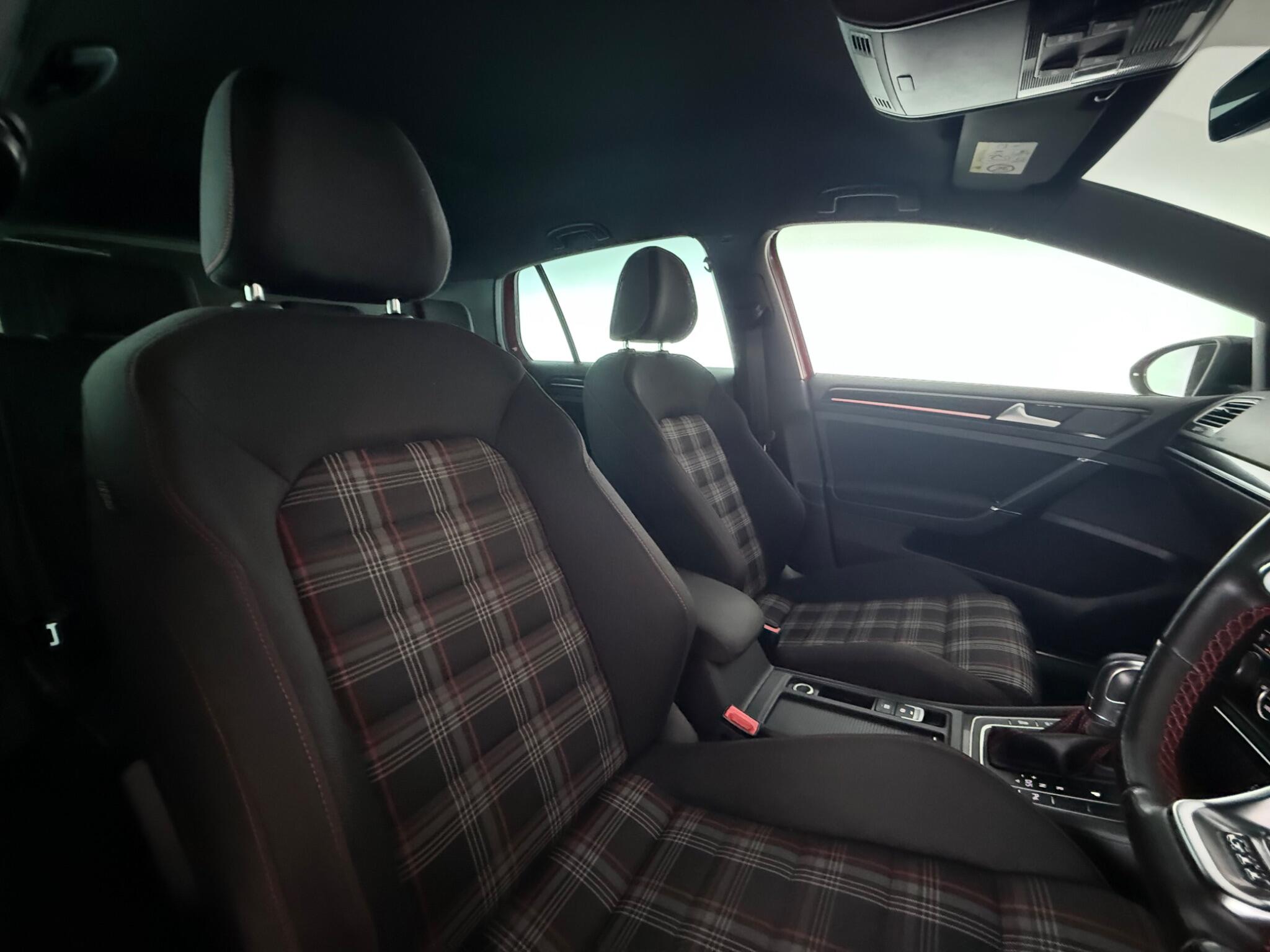 Volkswagen Golf view 31