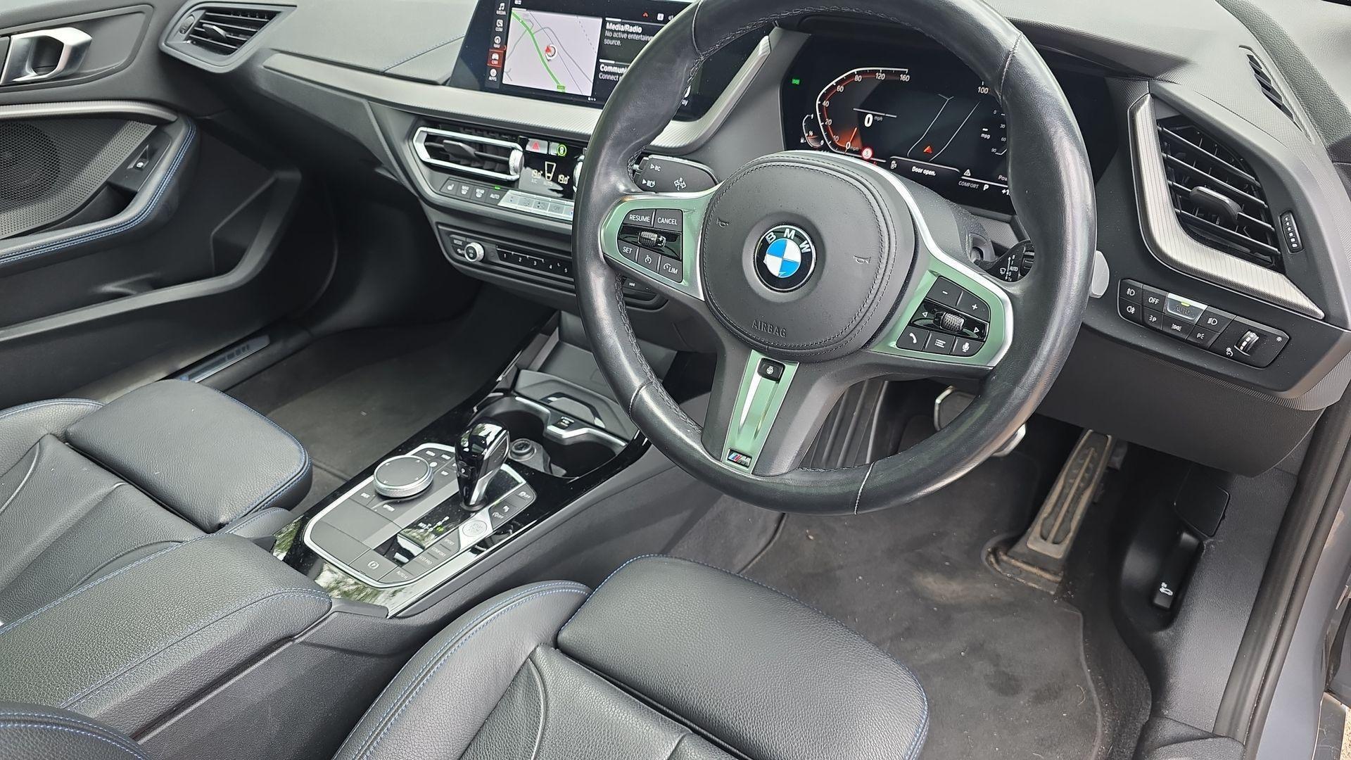 BMW 1 Series view 6