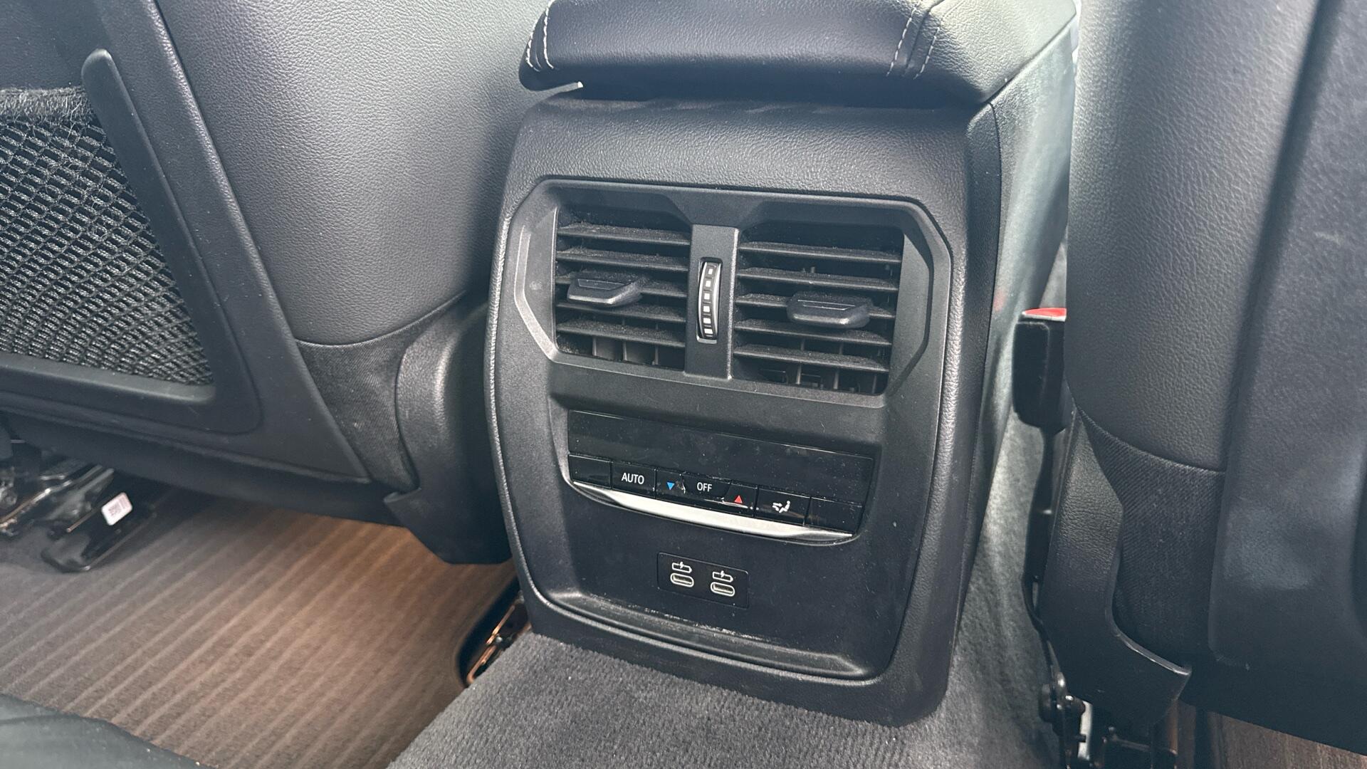 BMW i4 view 24