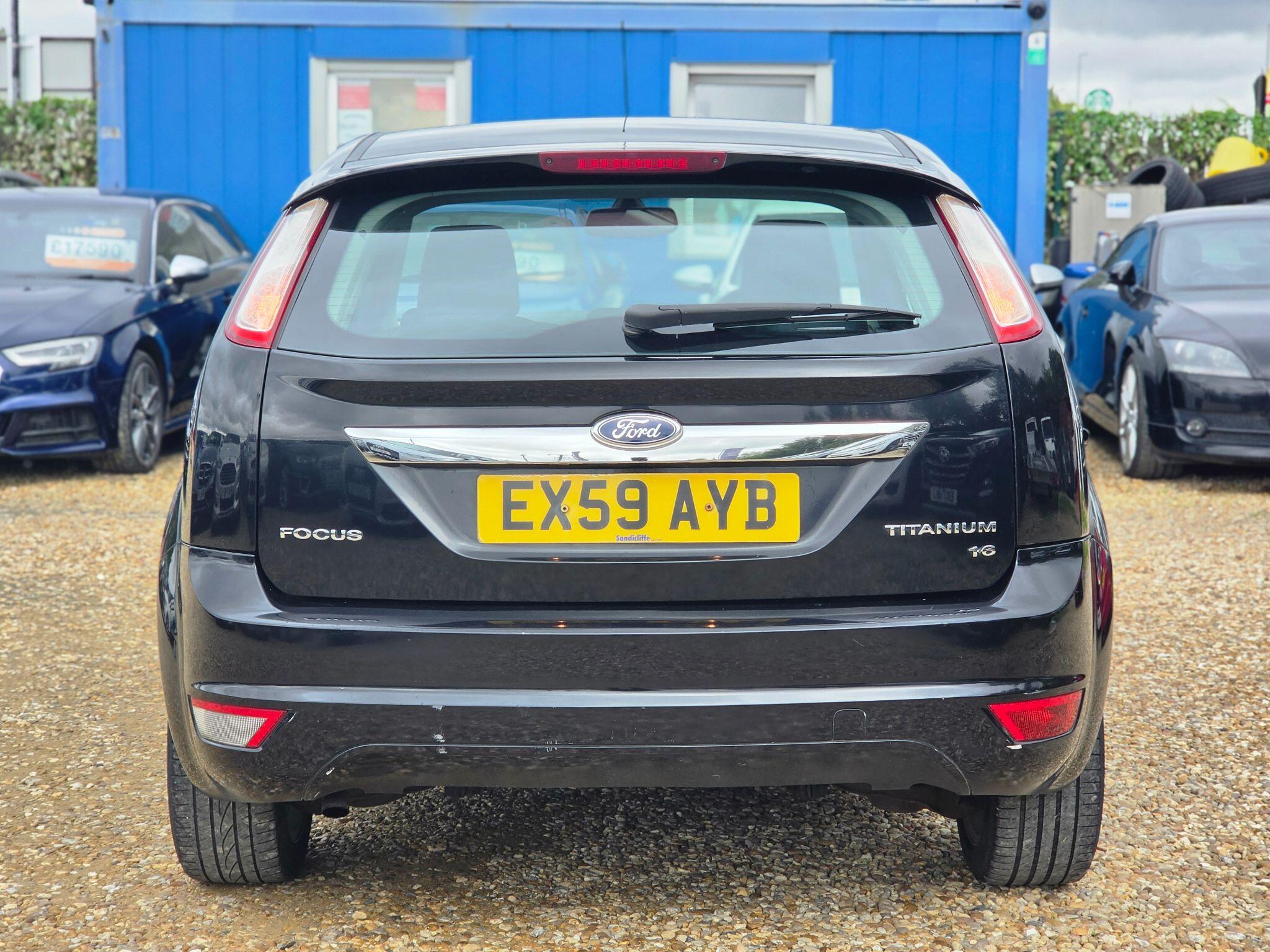 Ford Focus view 28