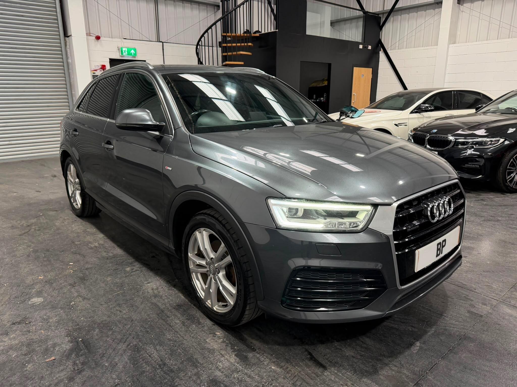 Audi Q3 view 5