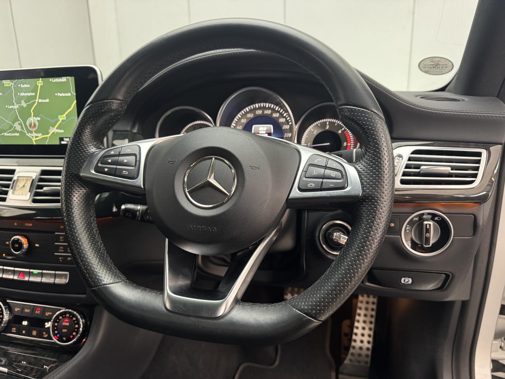 Mercedes-Benz CLS view 56