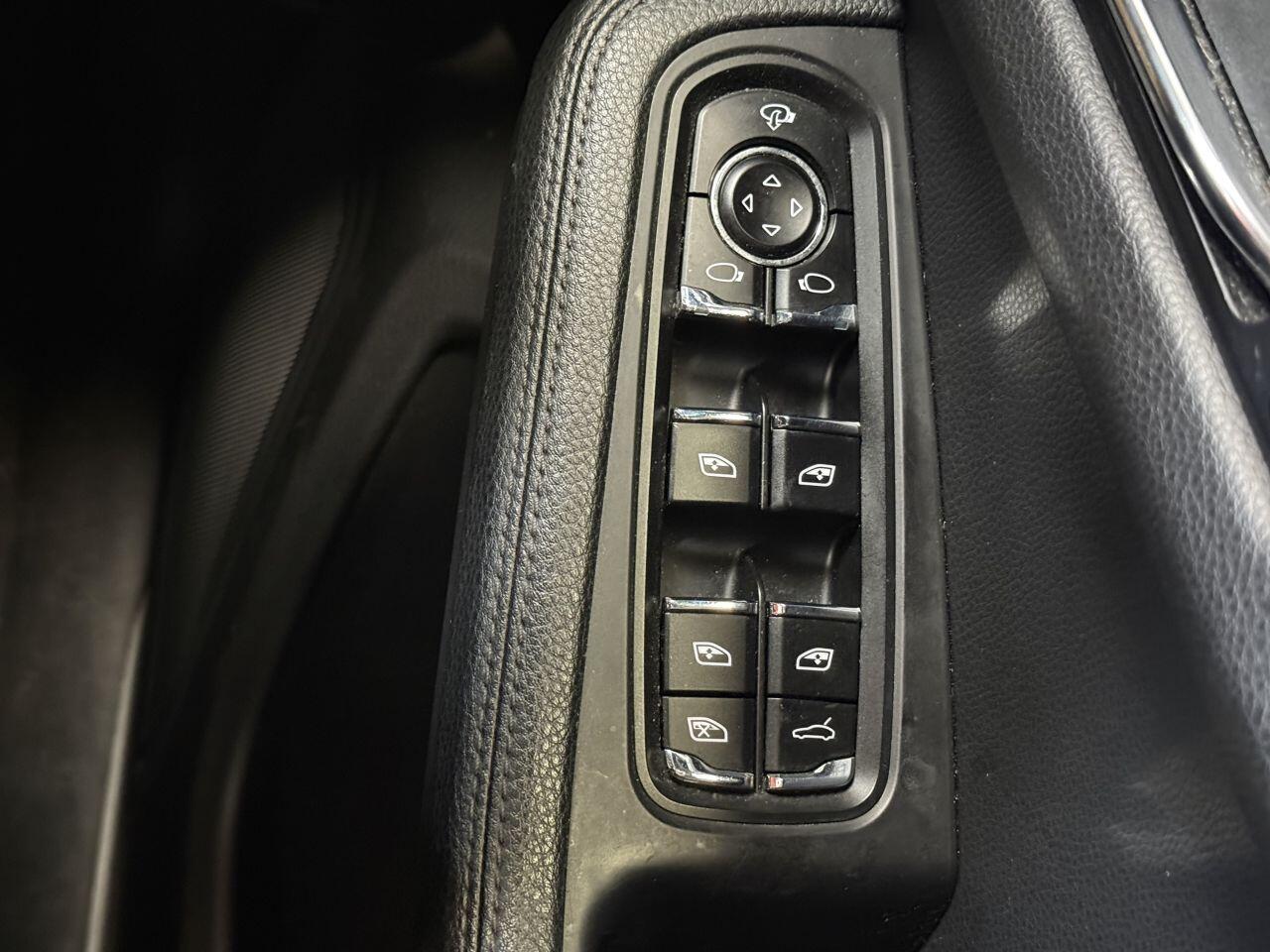 Porsche Macan view 46