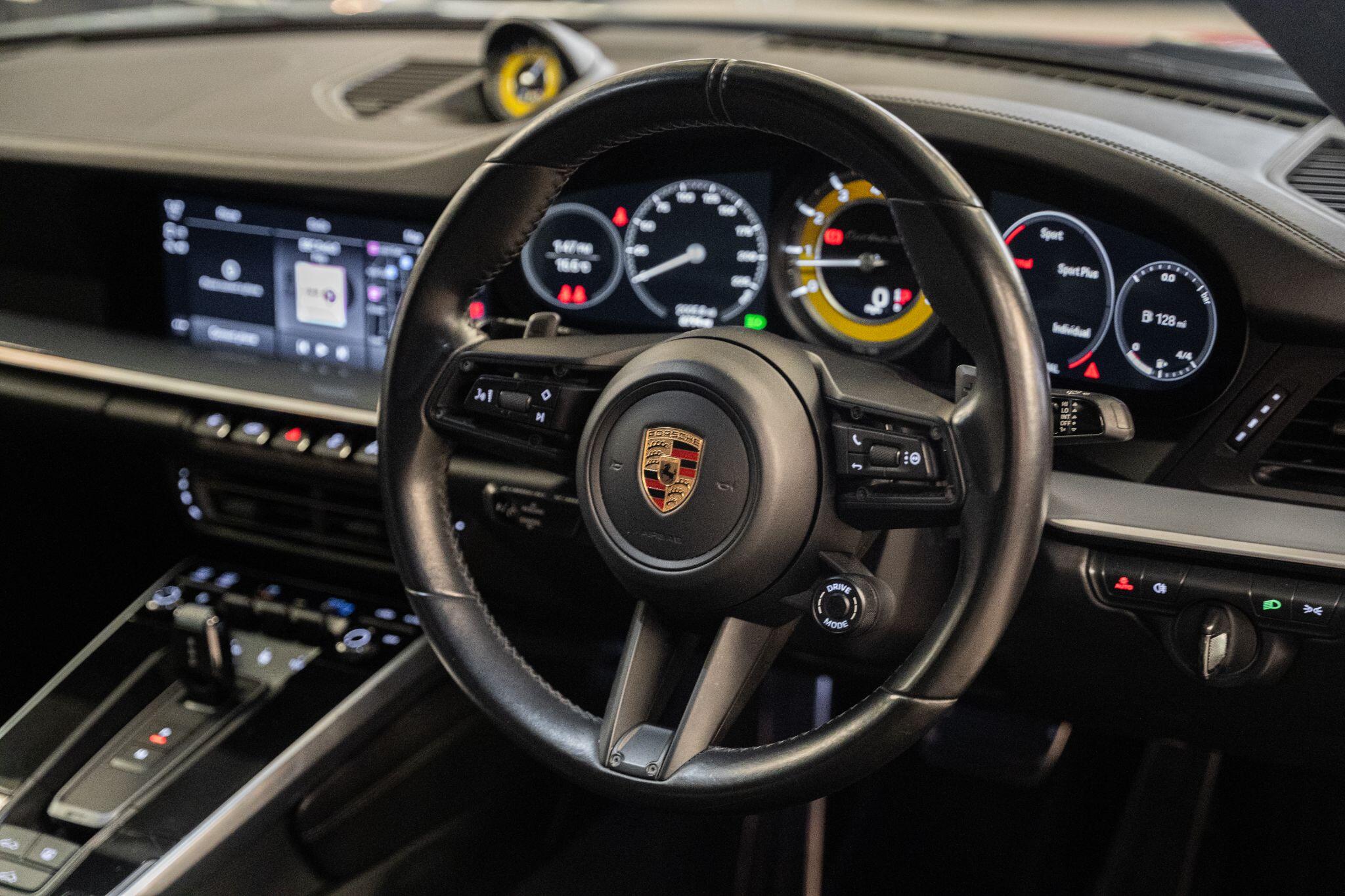 Porsche 911 view 20