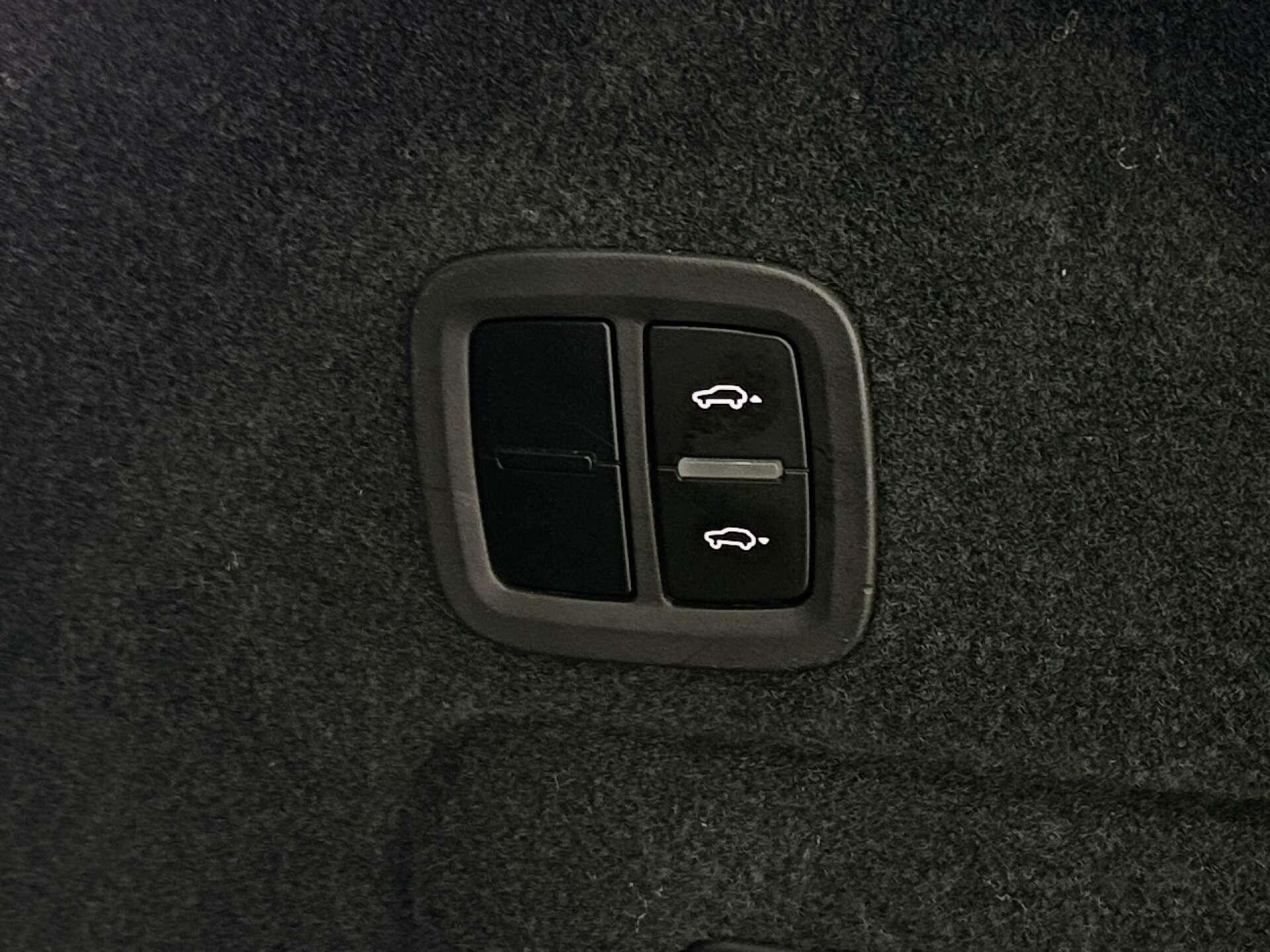 Porsche Cayenne view 28