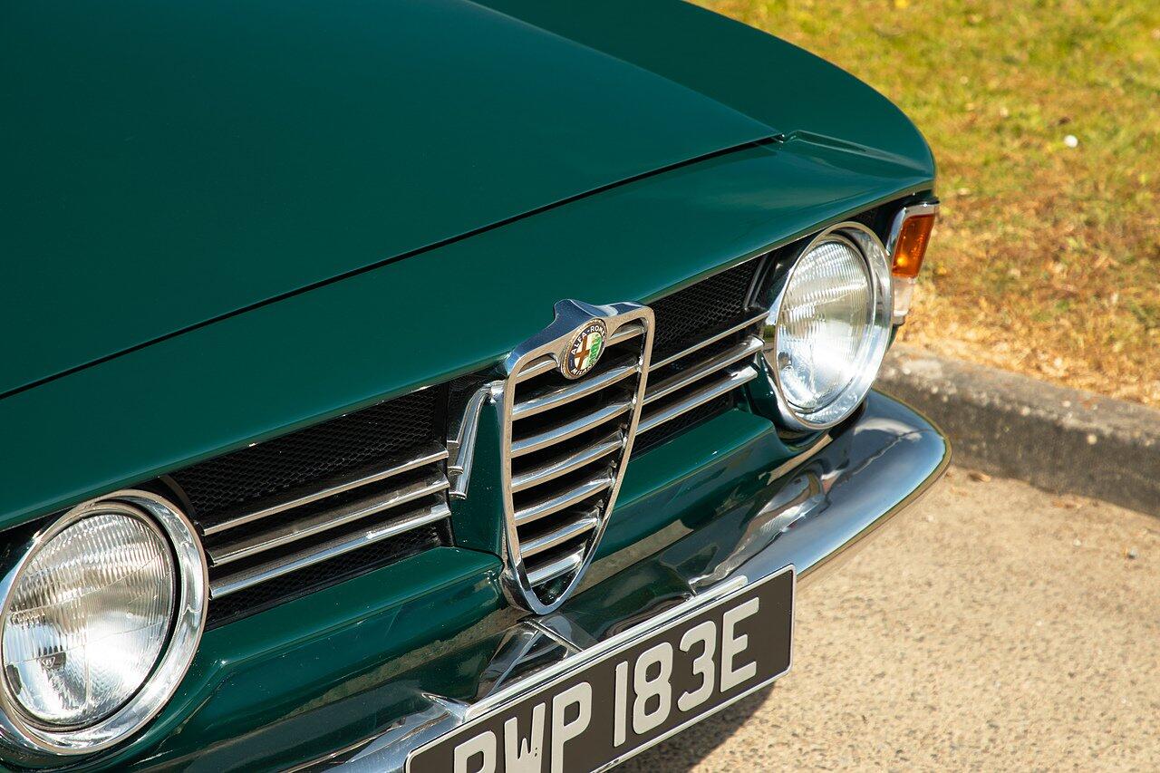 Alfa Romeo Giulia view 73