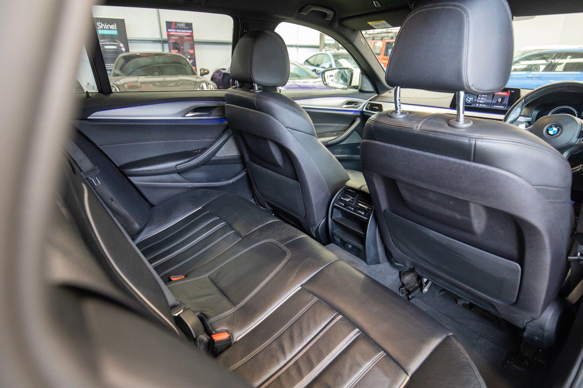 BMW 5 Series view 12