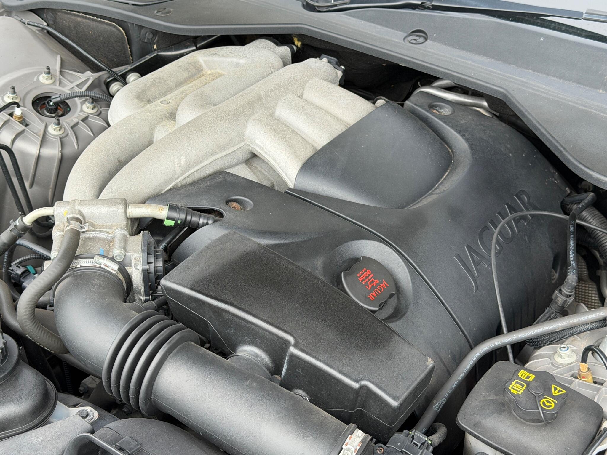 Jaguar XJ view 17