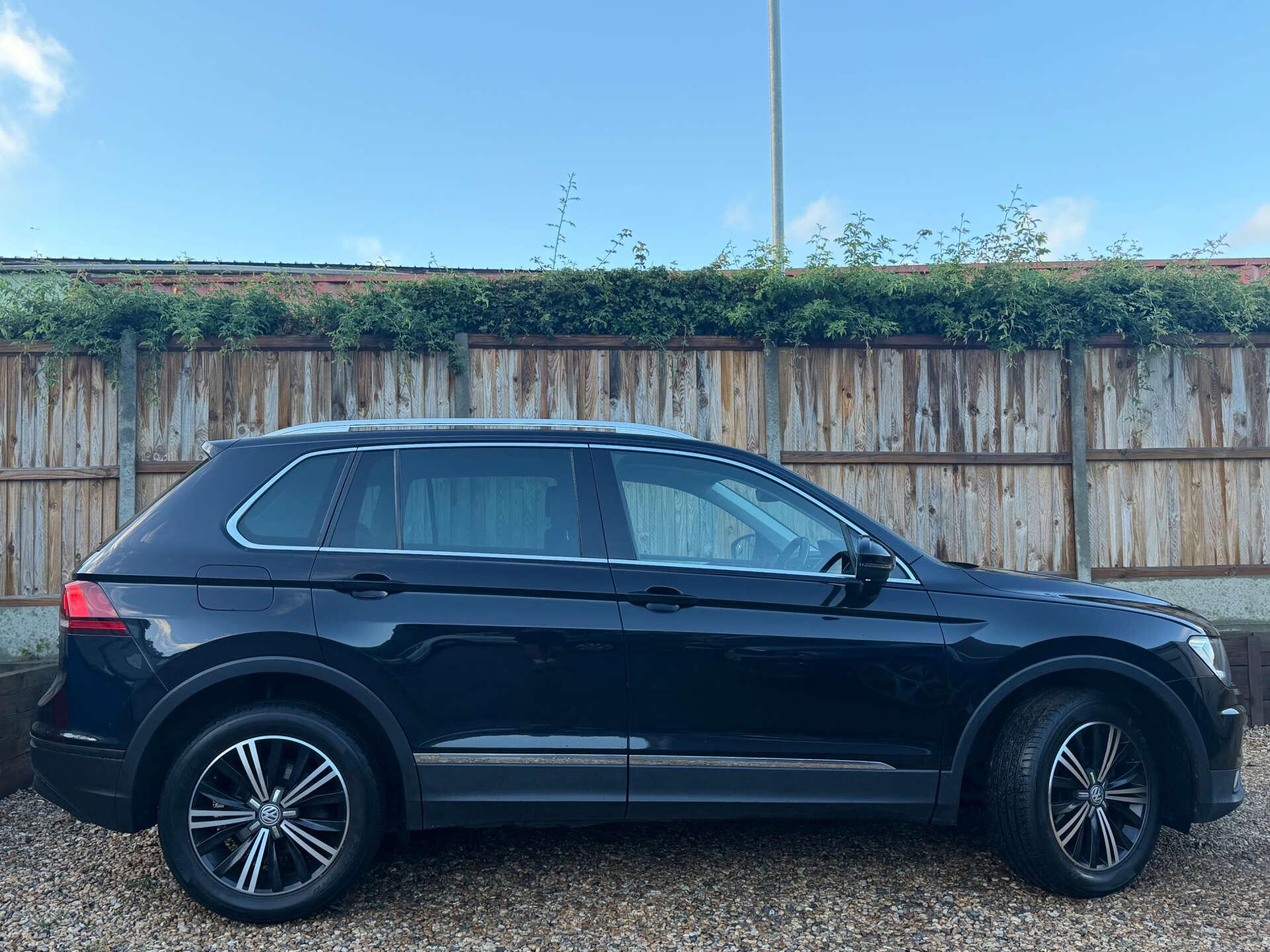 Volkswagen Tiguan view 11