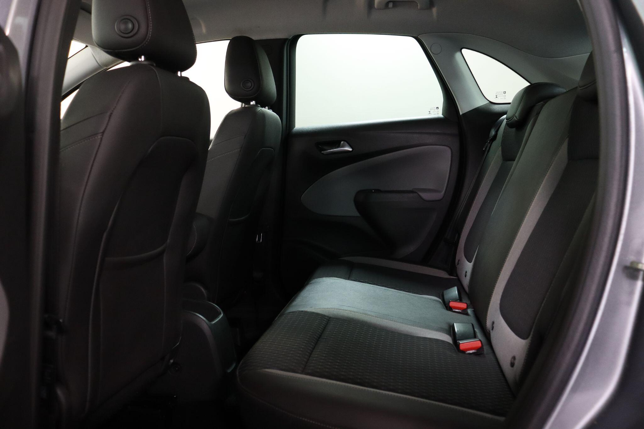 Vauxhall Crossland X view 42