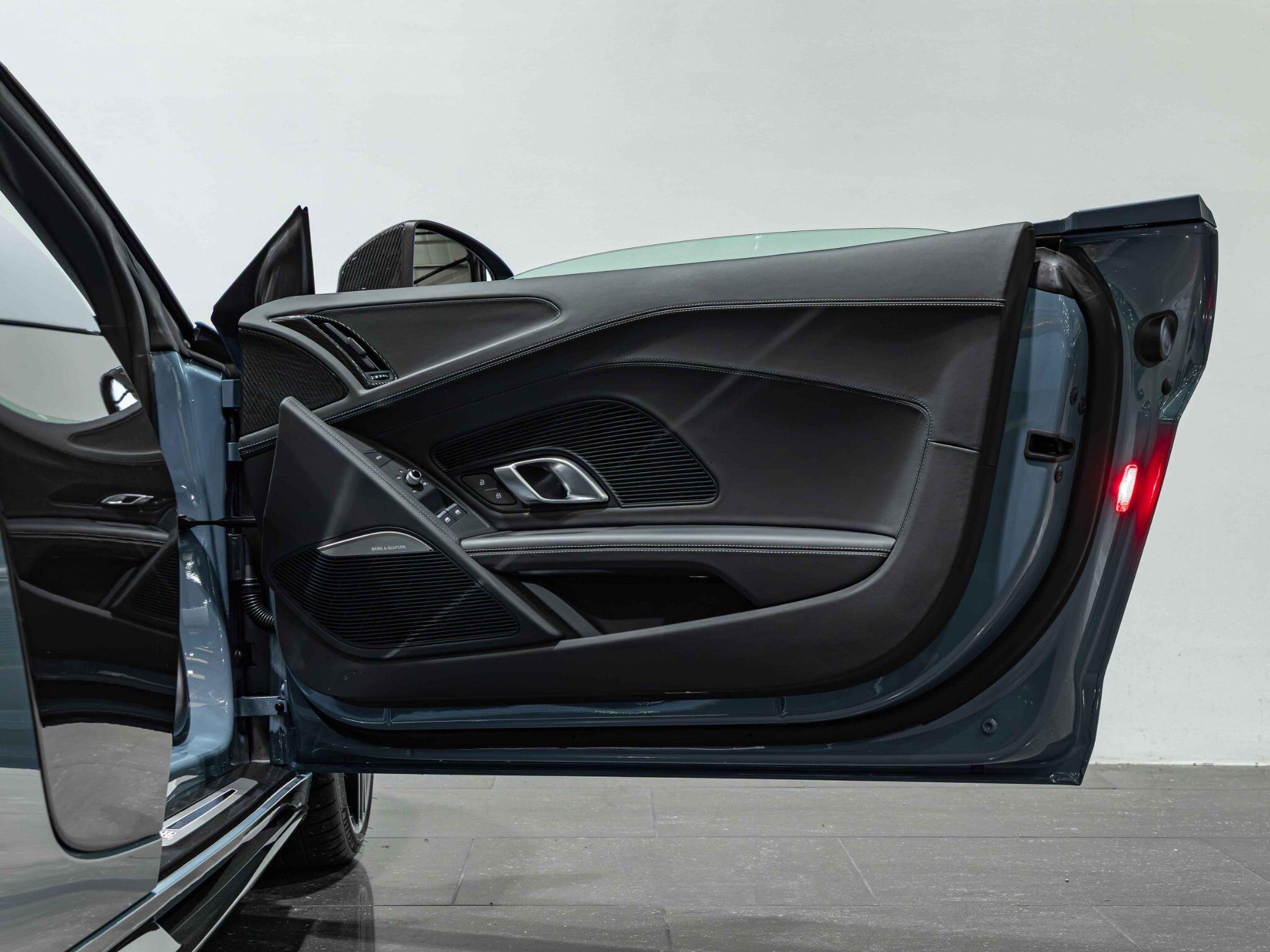 Audi R8 view 31