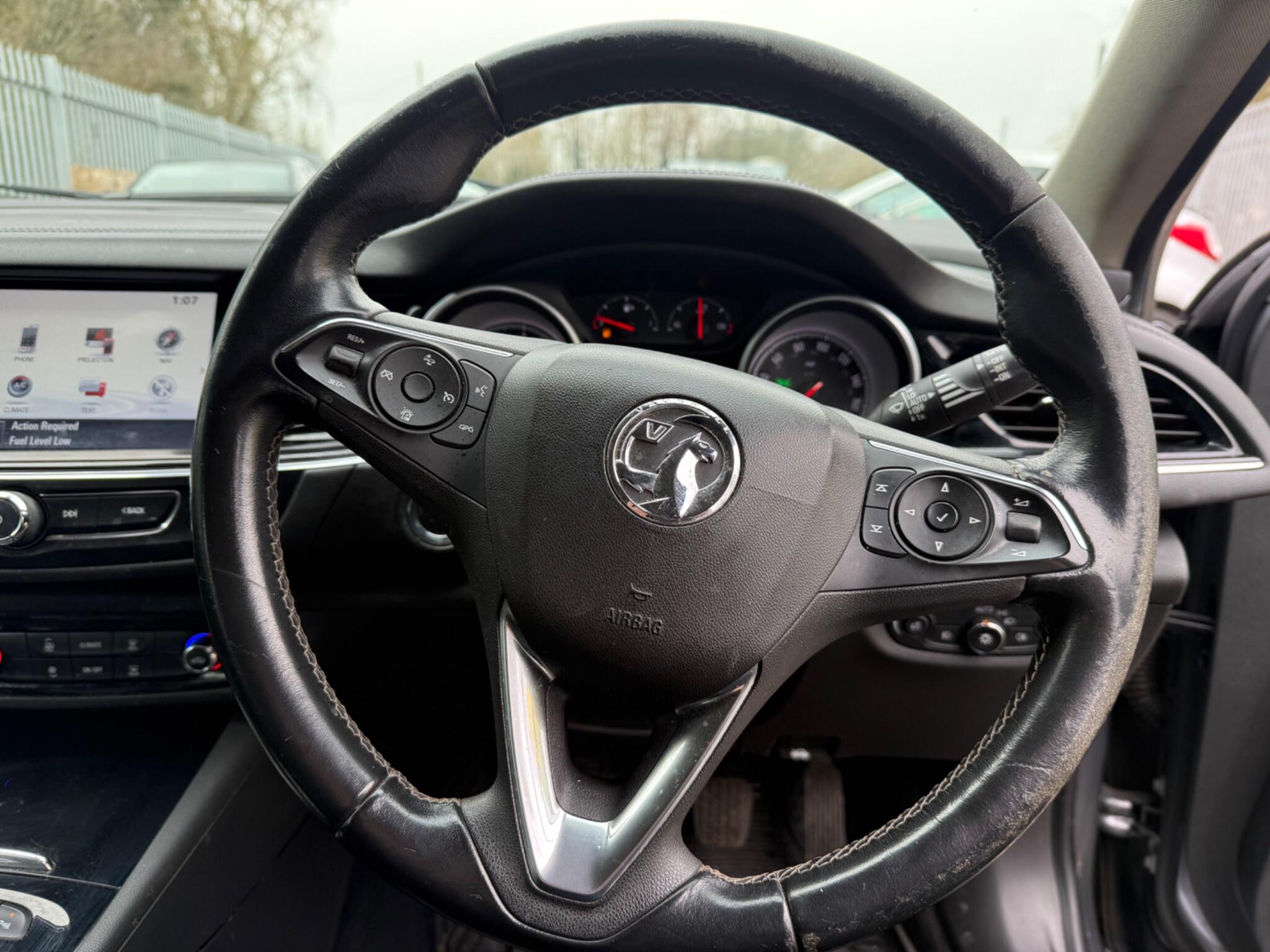 2017 Vauxhall Insignia image 12