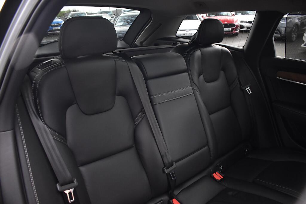 Volvo V90 view 34