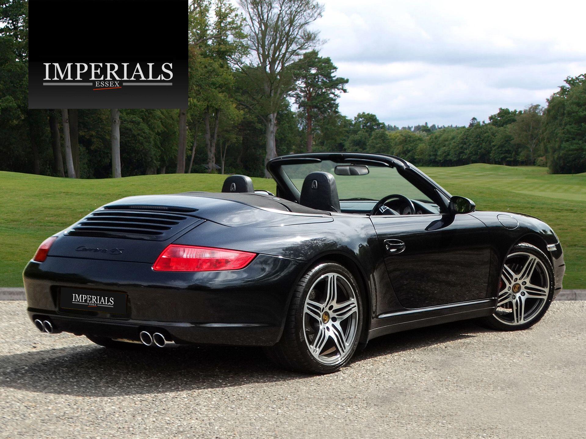 Porsche 911 view 4