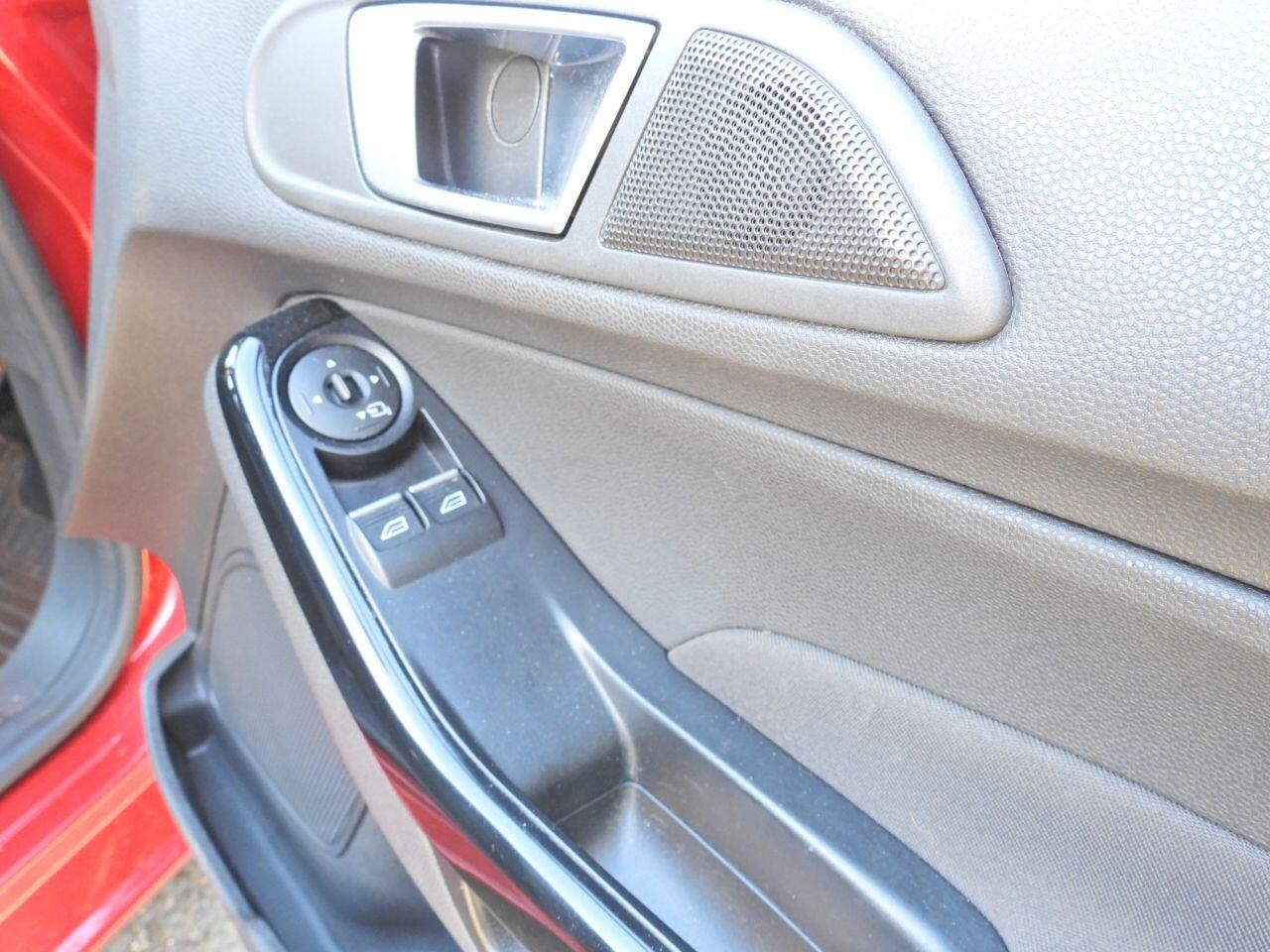 Ford Fiesta view 37