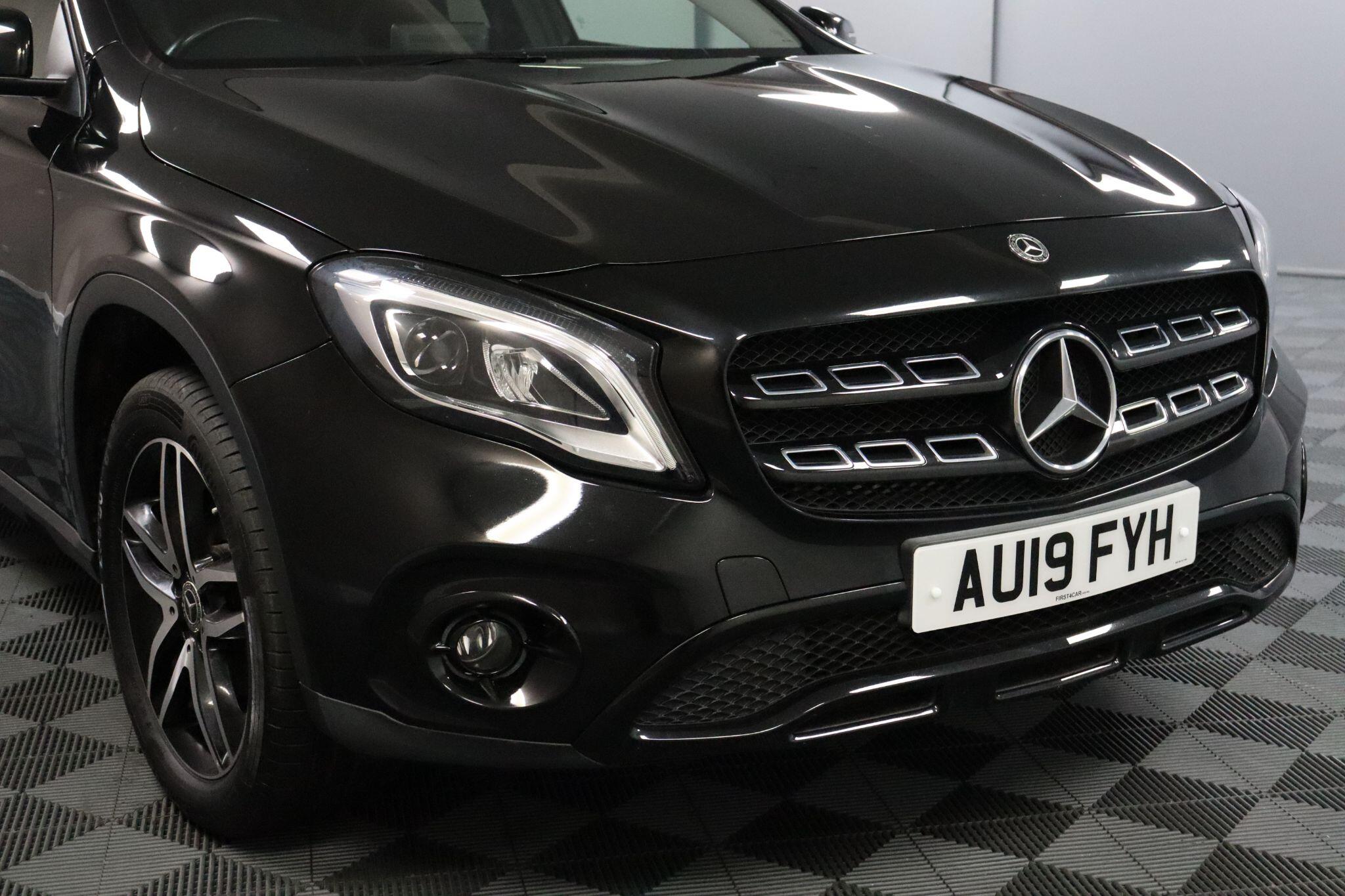Mercedes-Benz Gla view 26