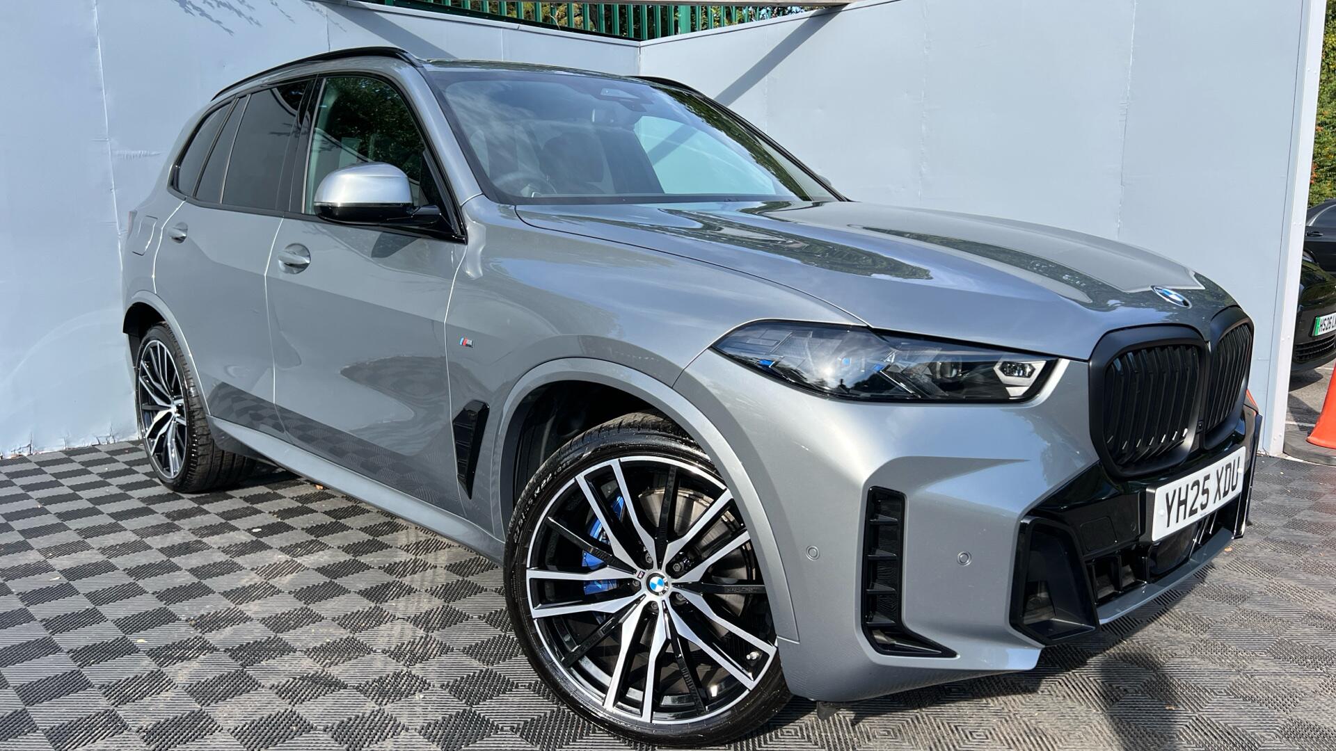 BMW X5 view 24