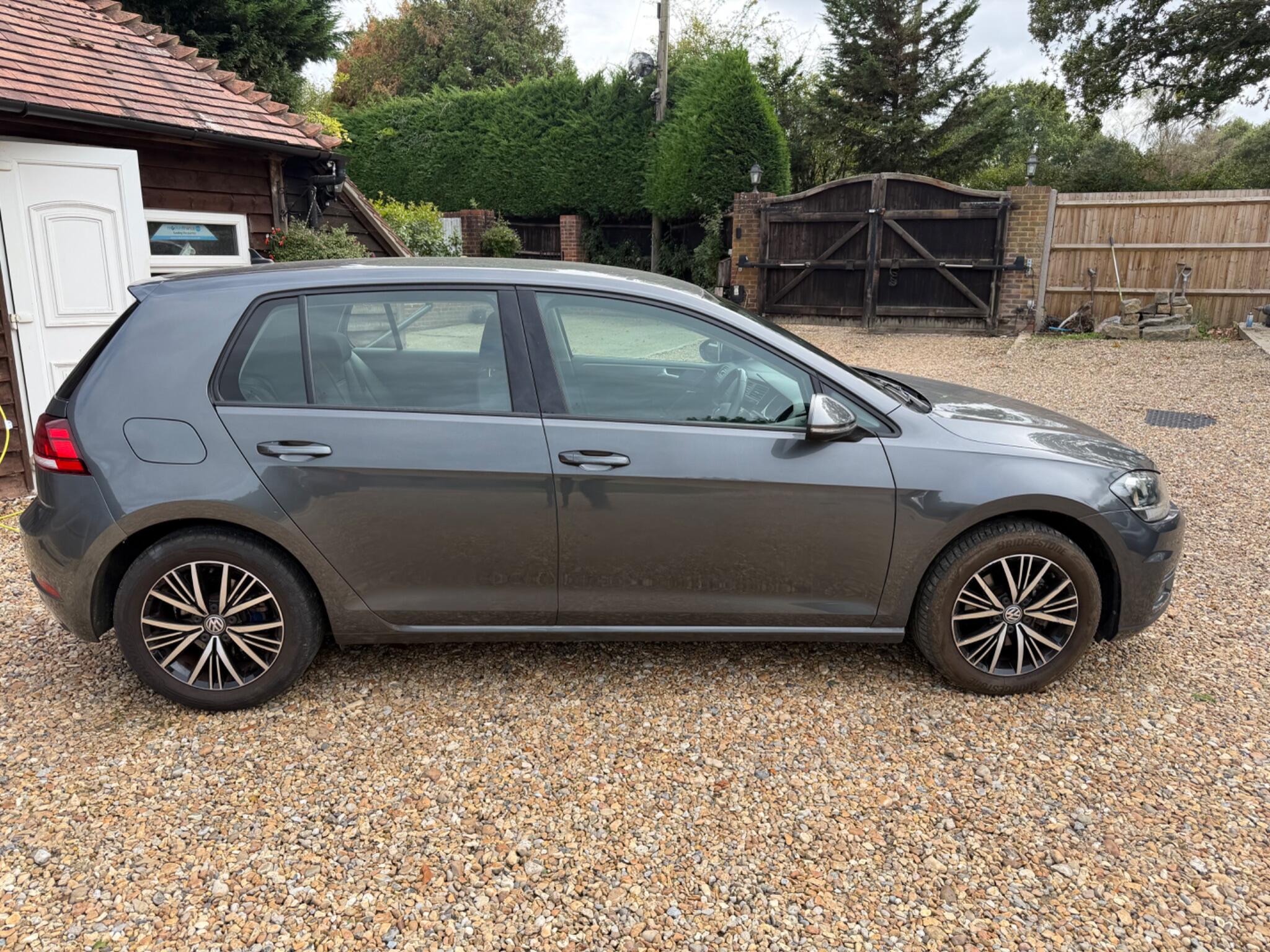 Volkswagen Golf view 9