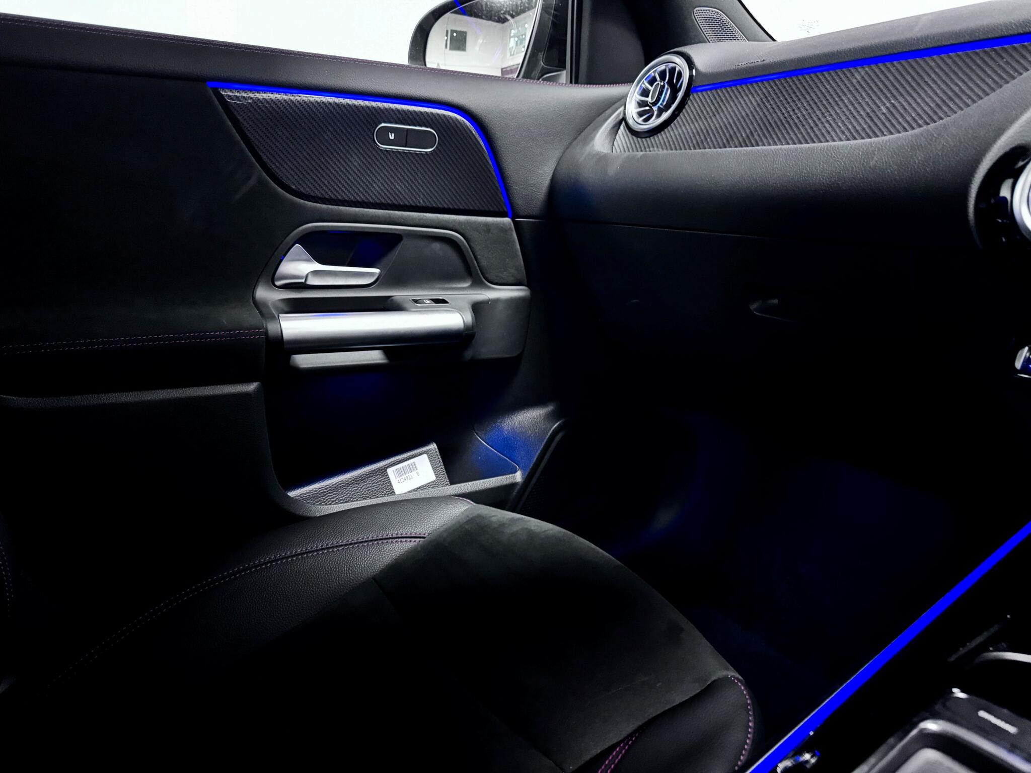 Mercedes-Benz Gla view 36