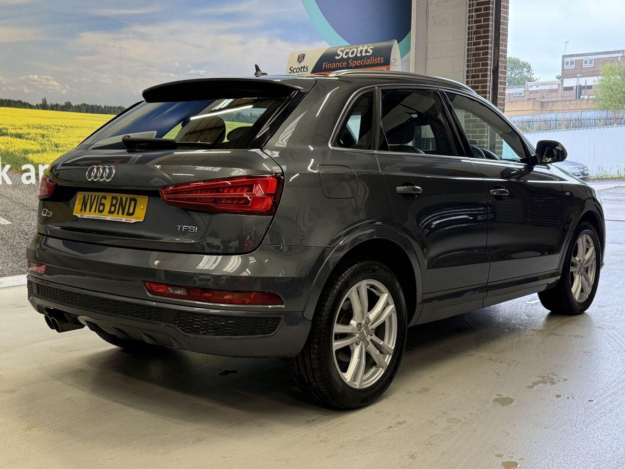 Audi Q3 view 6
