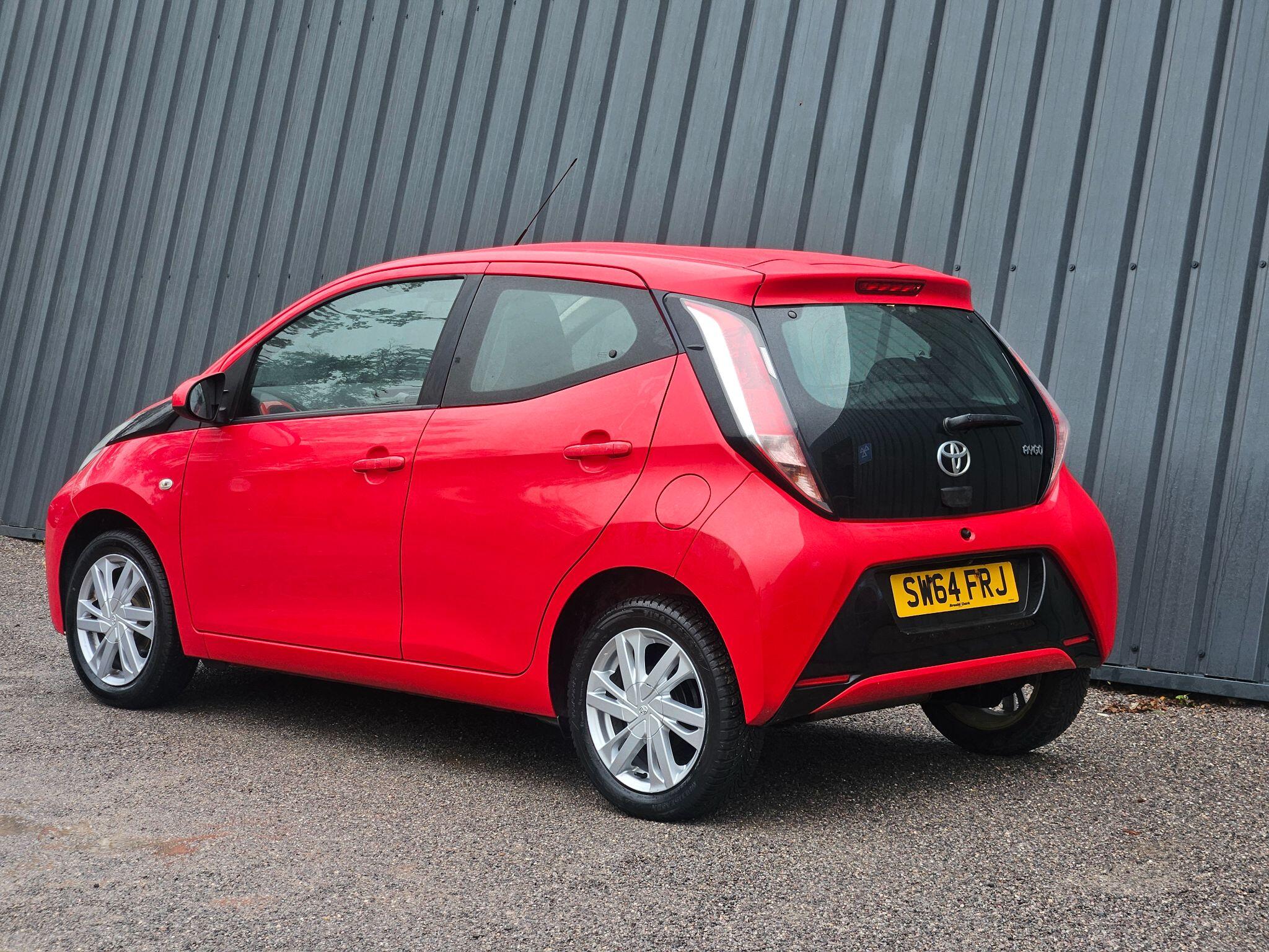 2015 Toyota AYGO image 8