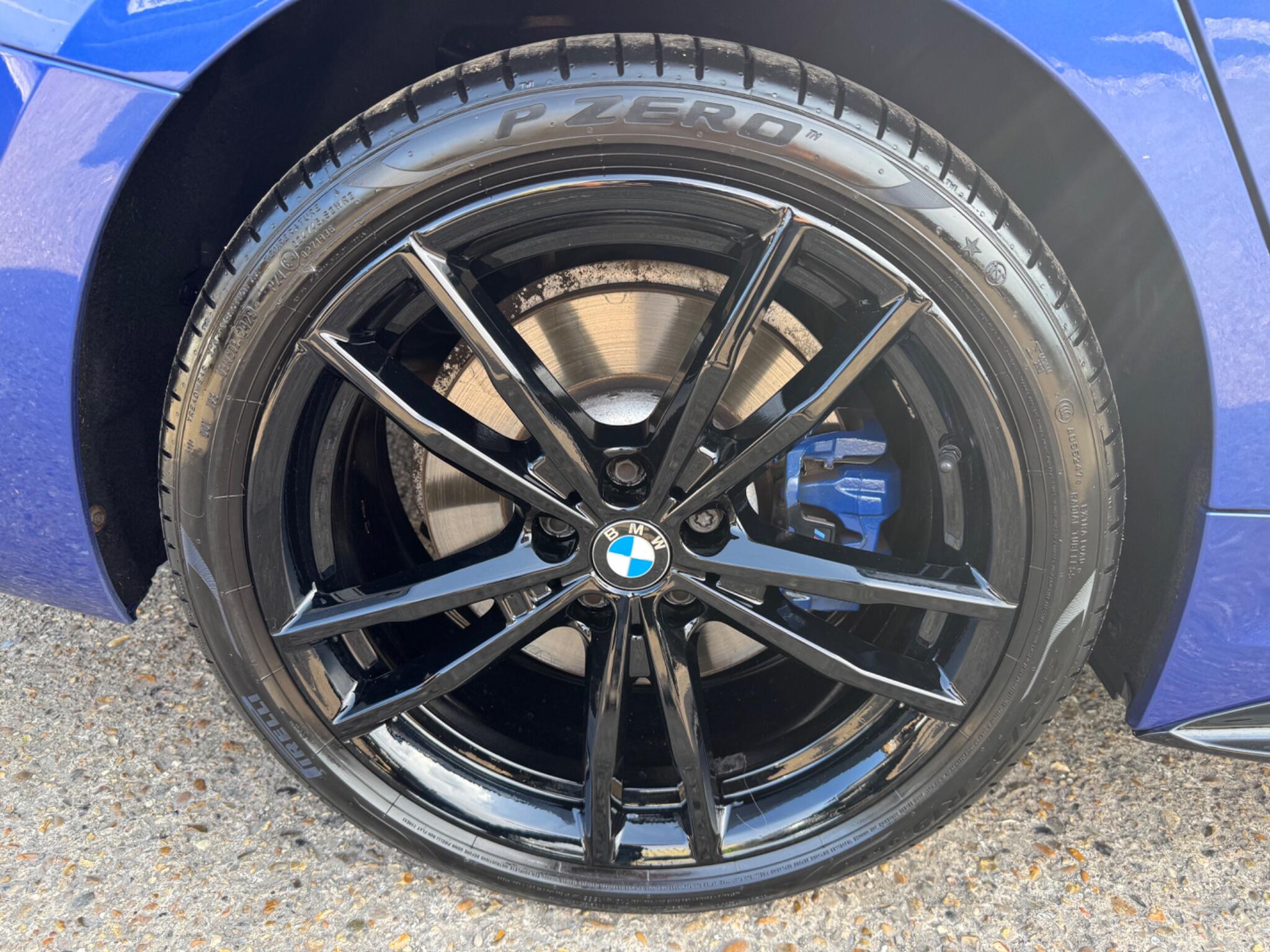 BMW 3 Series view 44
