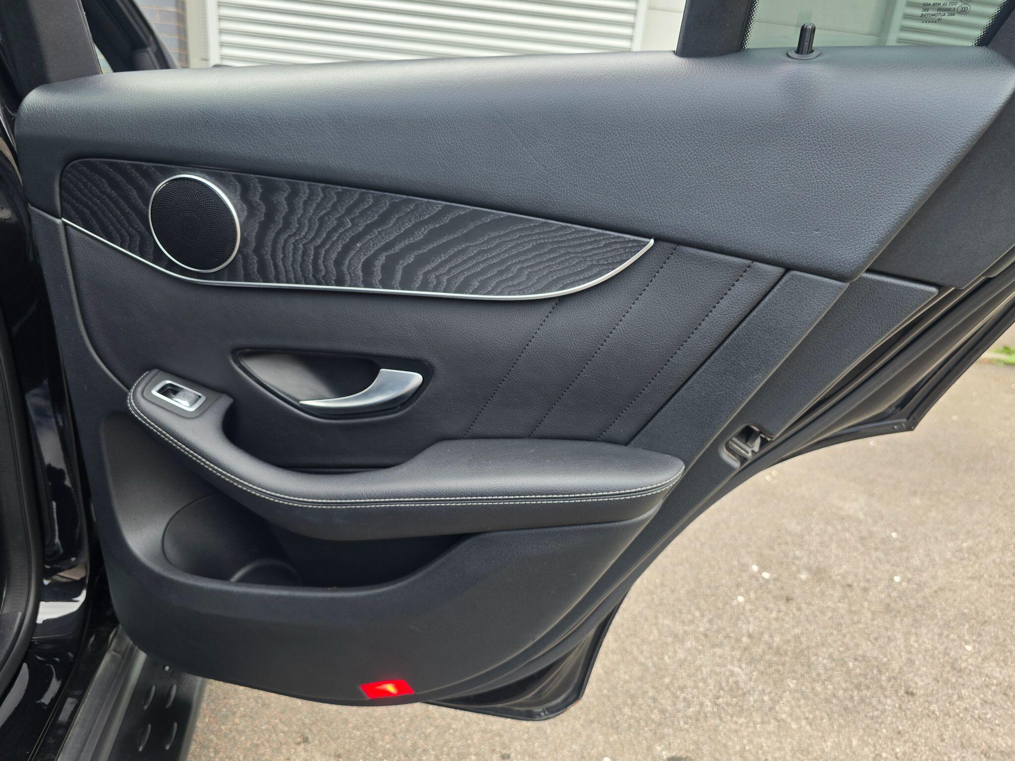 Mercedes-Benz GLC view 60