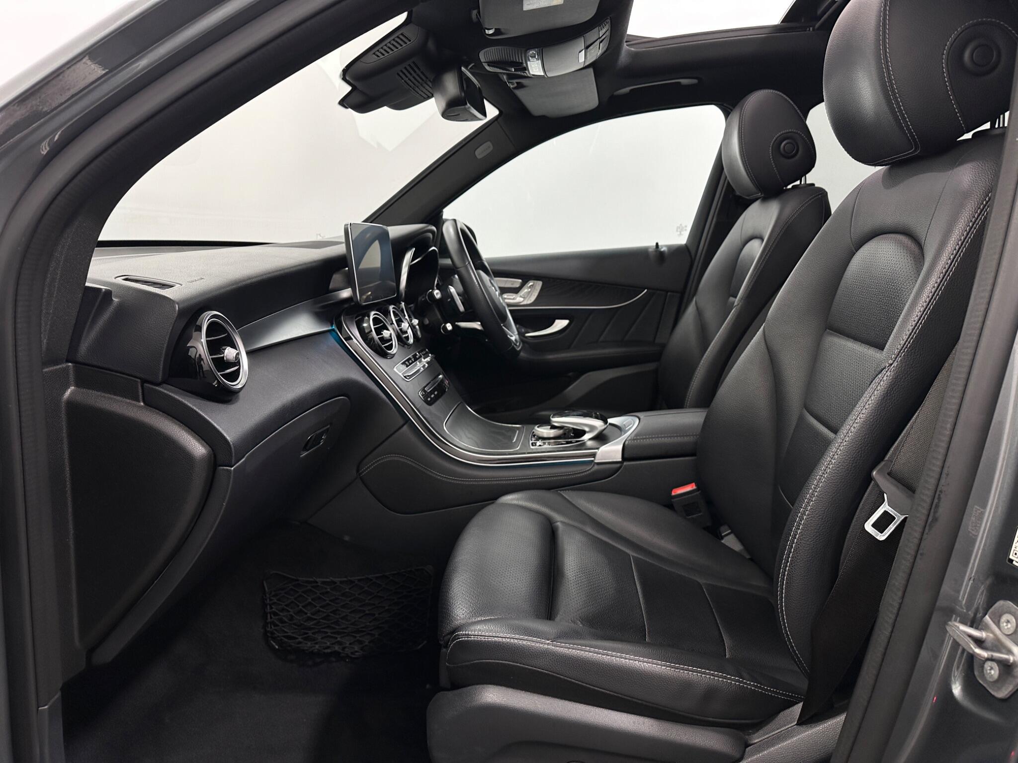 Mercedes-Benz GLC view 35