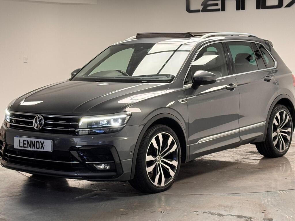 Volkswagen Tiguan view 3