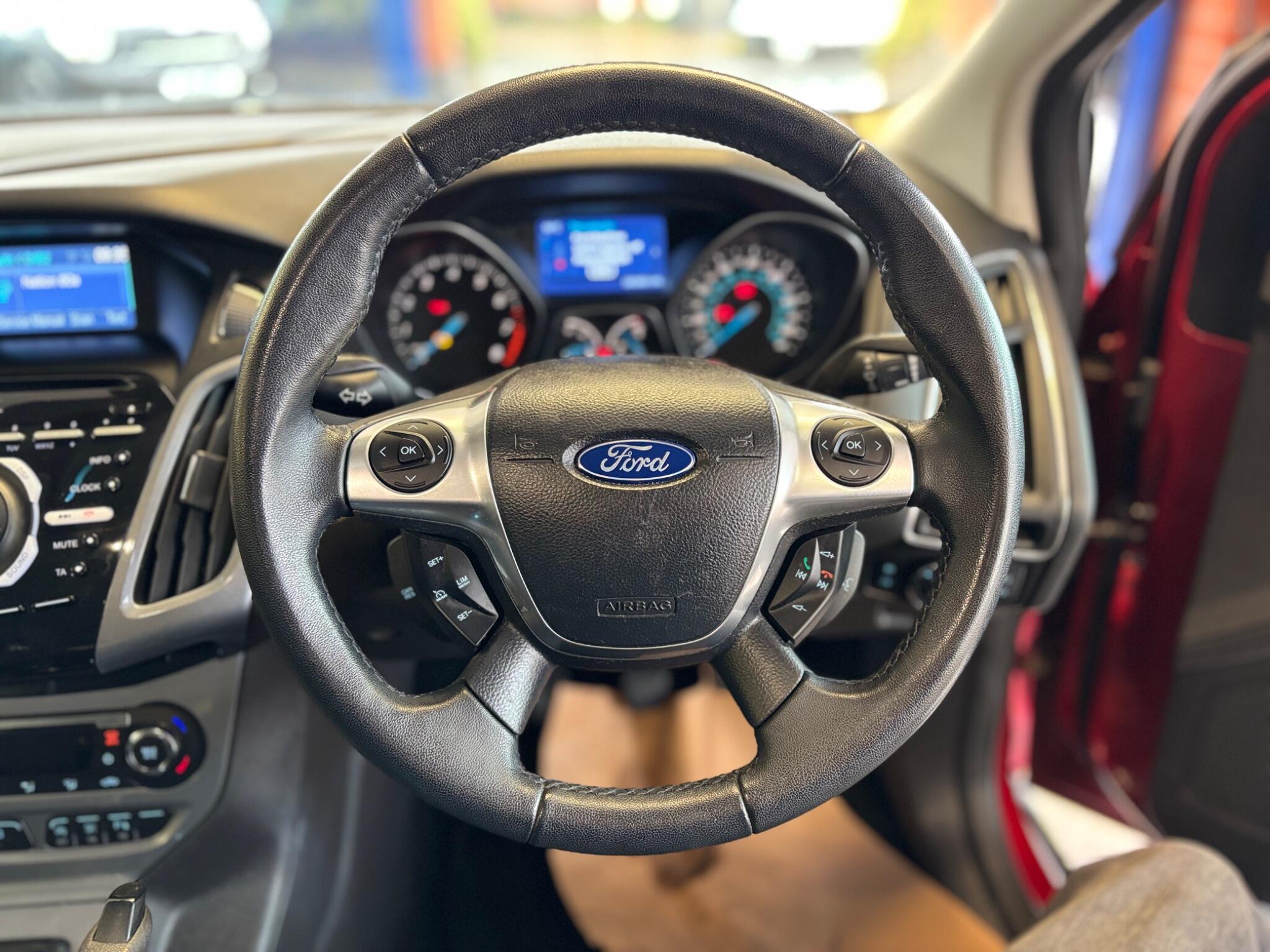 Ford Focus view 36