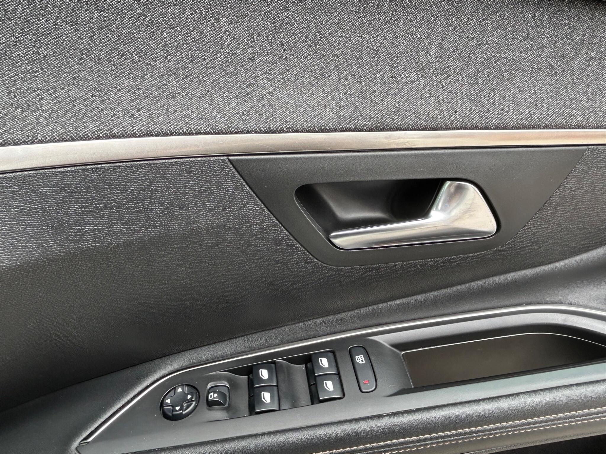 Peugeot 5008 view 36