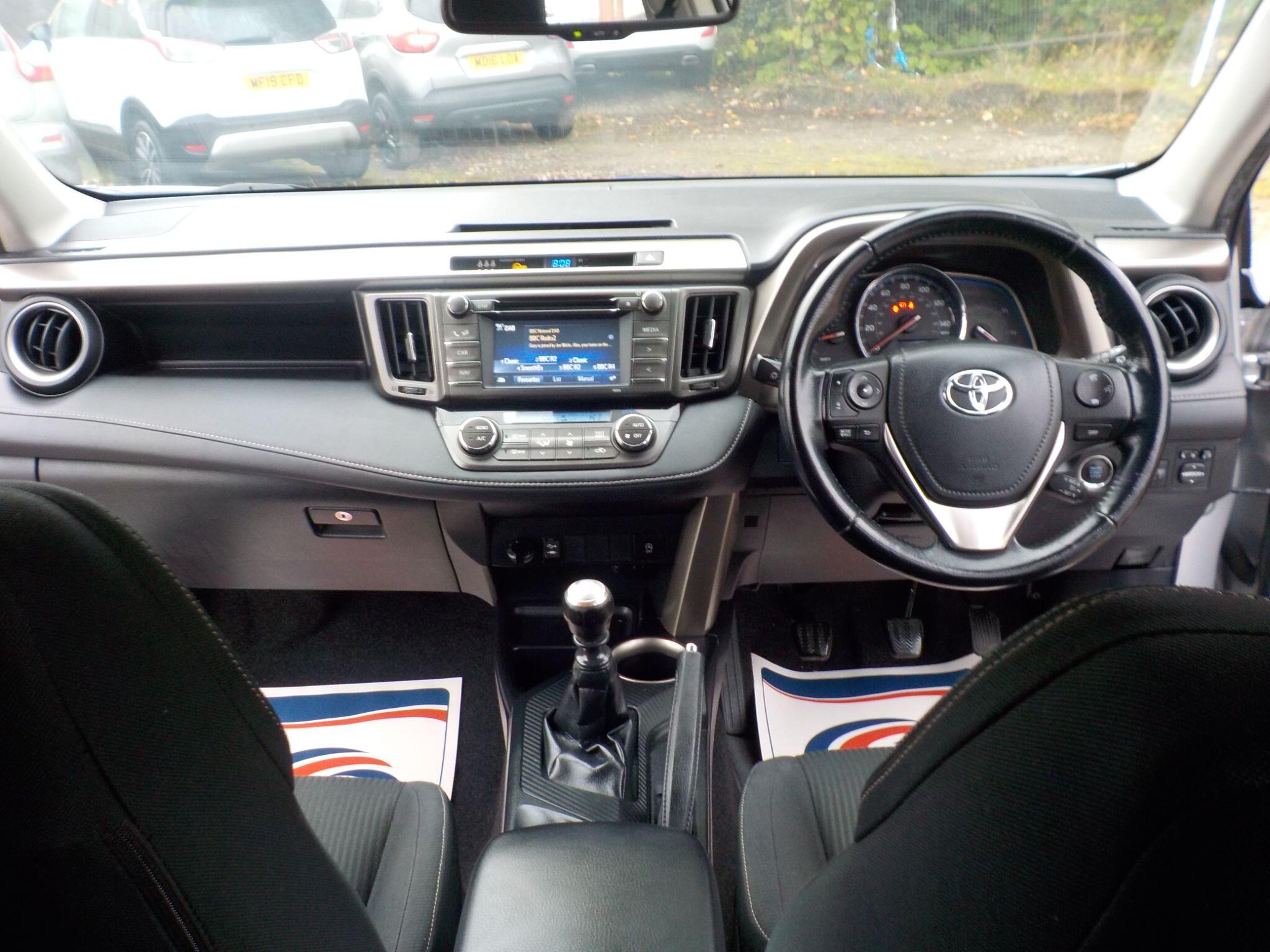Toyota RAV4 2.0 D-4D Icon 2WD Euro 5 (s/s) 5dr