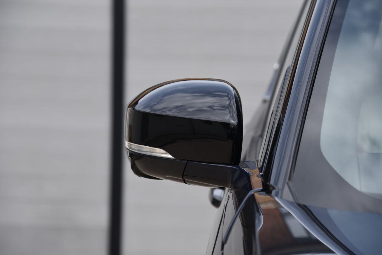 Land Rover Discovery 3 view 15