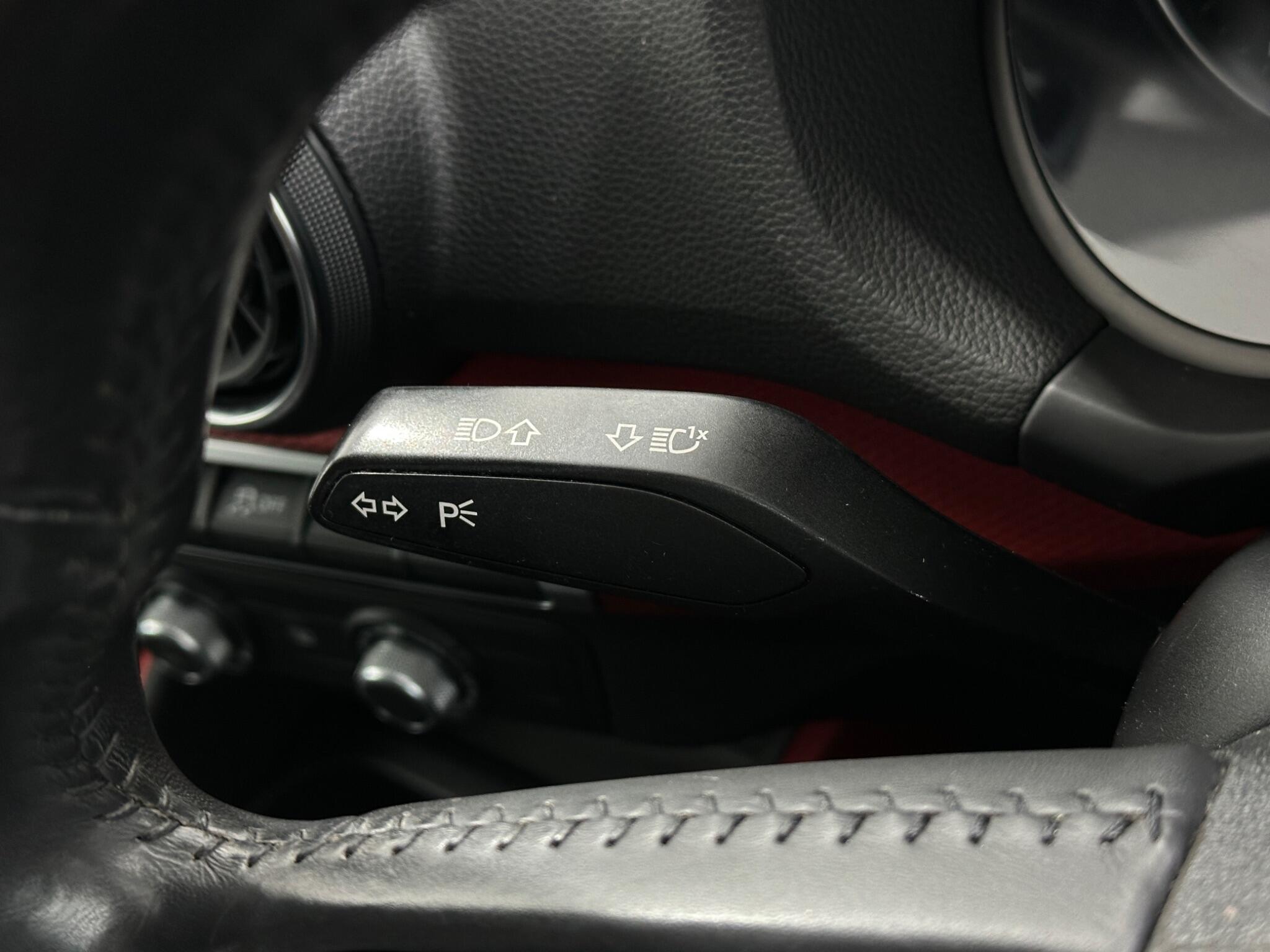 Audi Q2 view 14