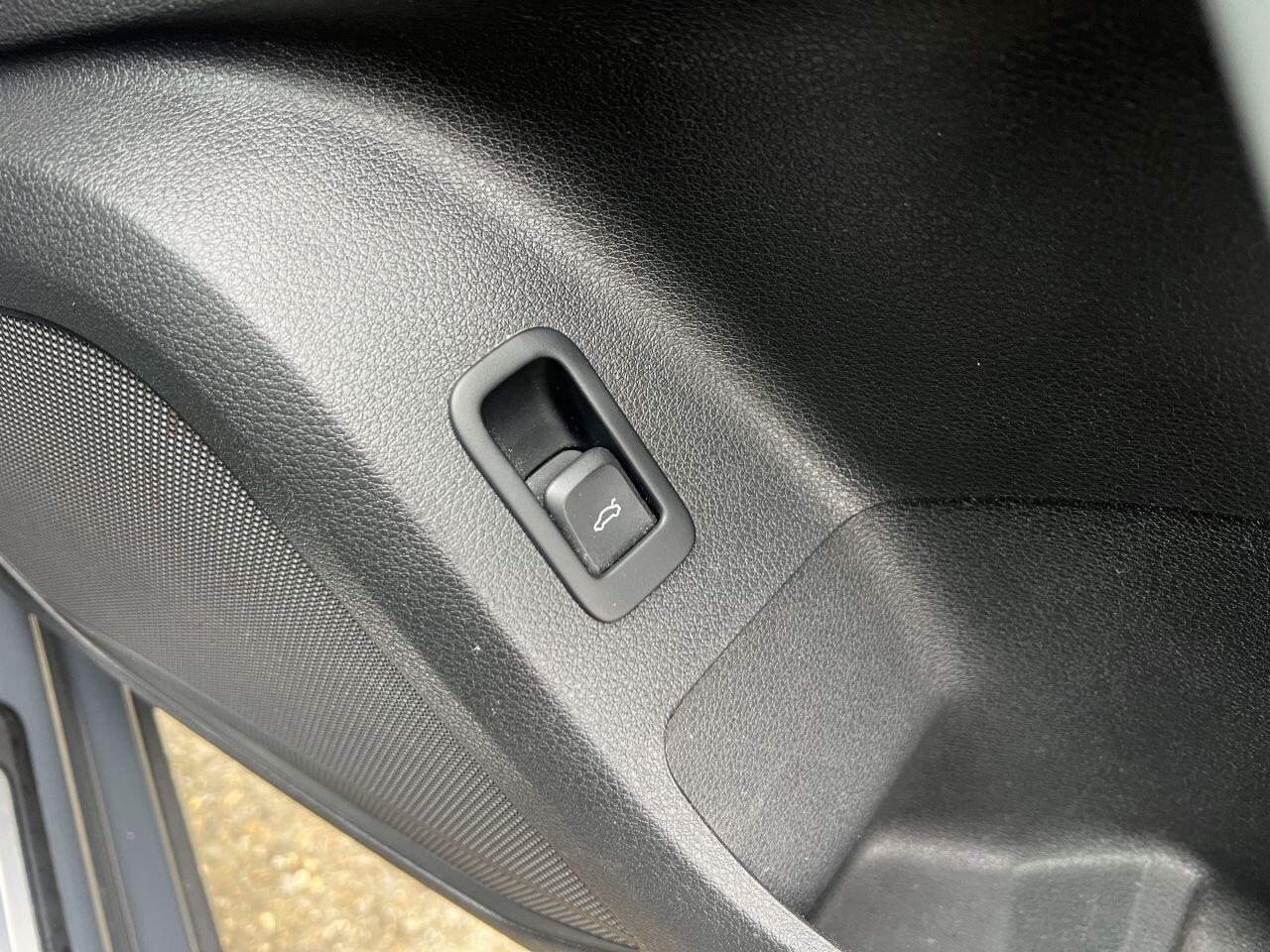 Audi Q2 view 59