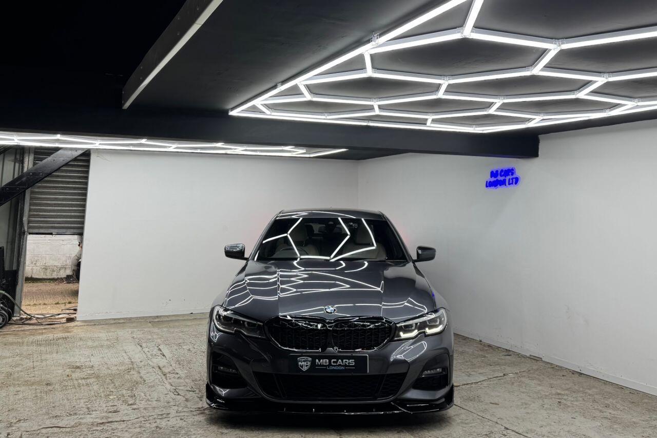 BMW 3 Series view 4