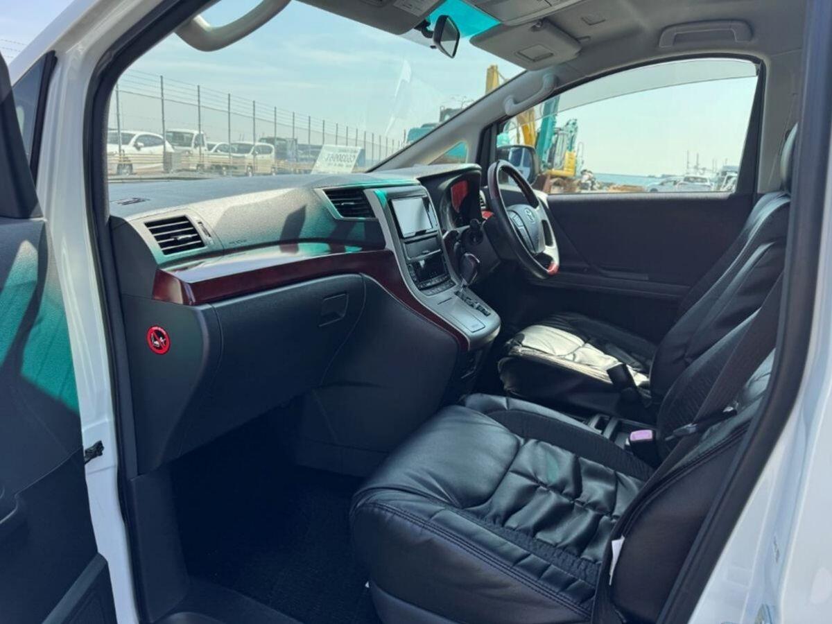 Toyota Vellfire view 2