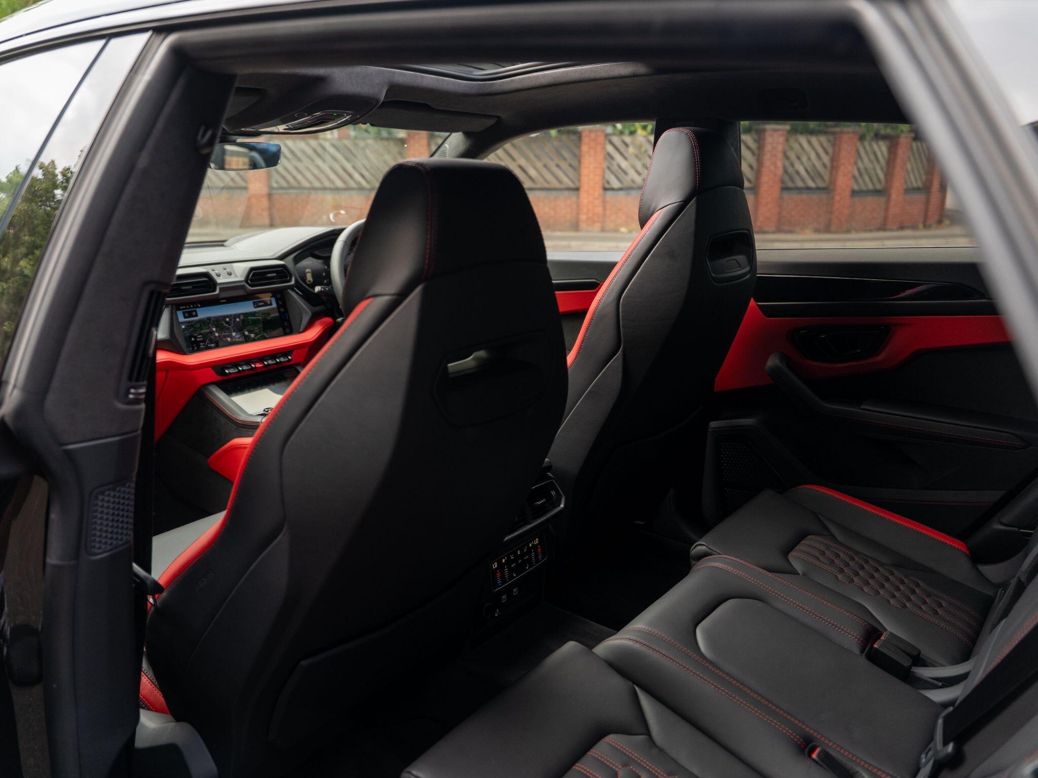Lamborghini Urus view 53