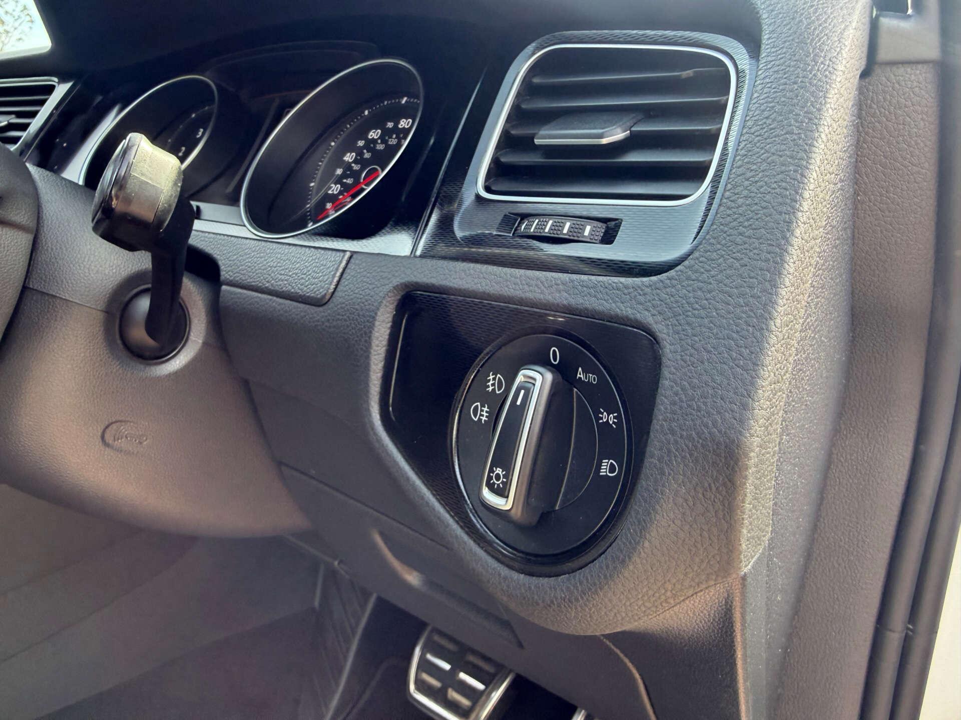 Volkswagen Golf view 42