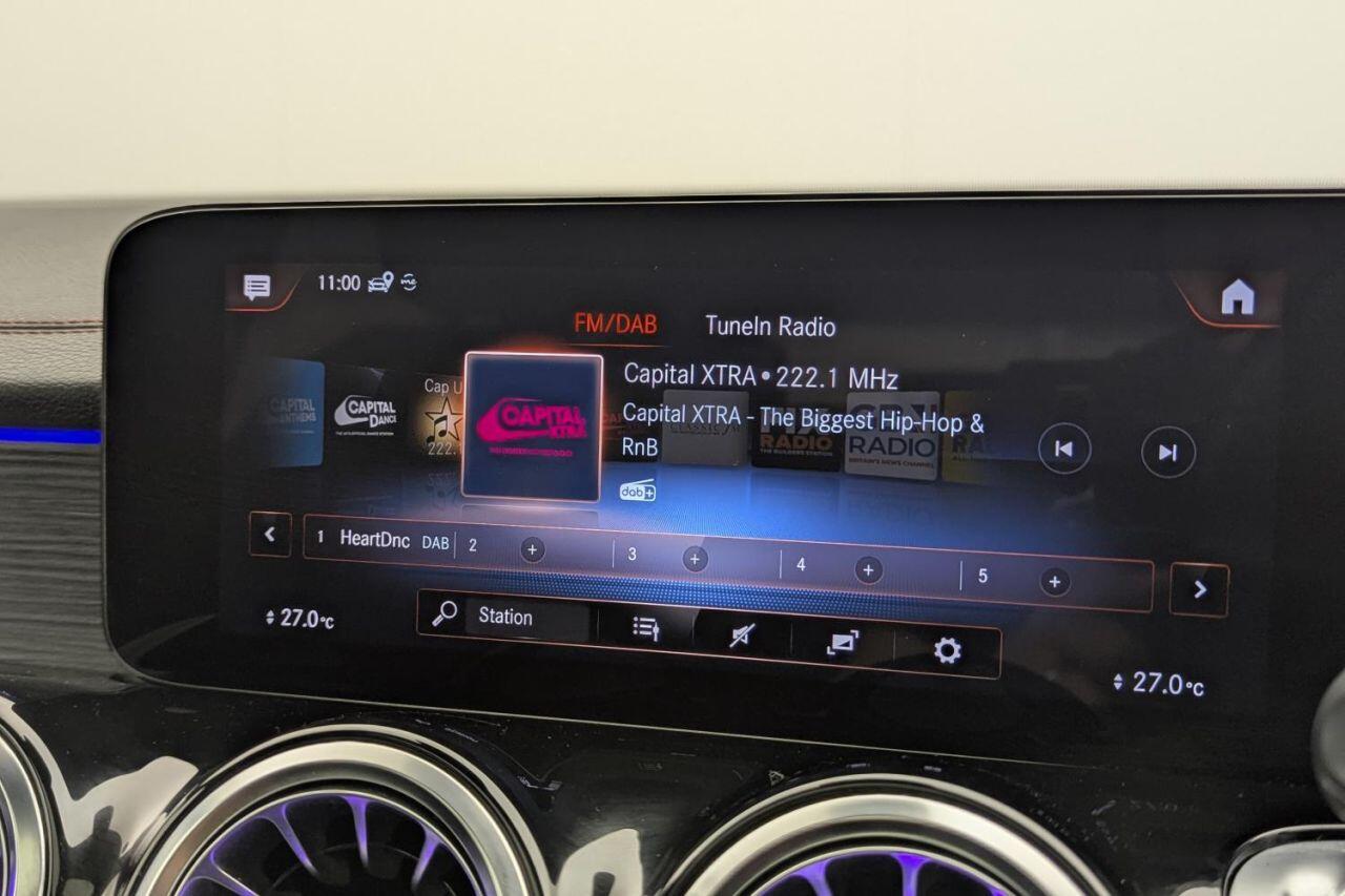 Mercedes-Benz Eqb view 30